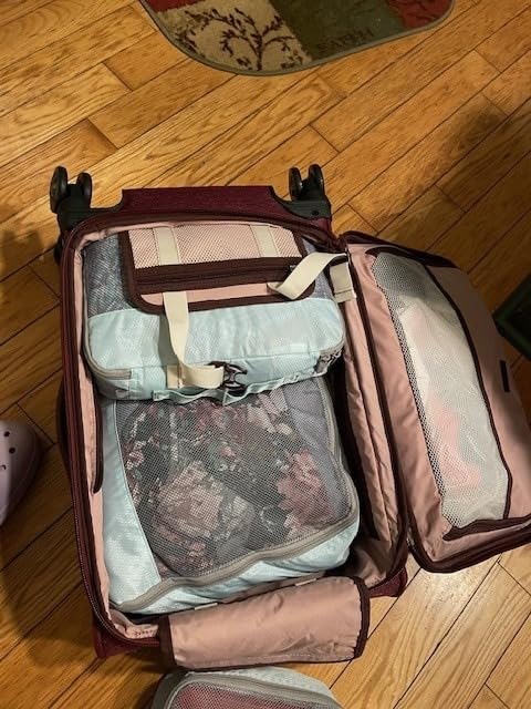 Travelpro Platinum Elite Softside Expandable Checked Luggage, 8 Wheel Spinner Suitcase, TSA Lock, Men and Women, Shadow Black, Checked Medium 25-Inch customer photo 2
