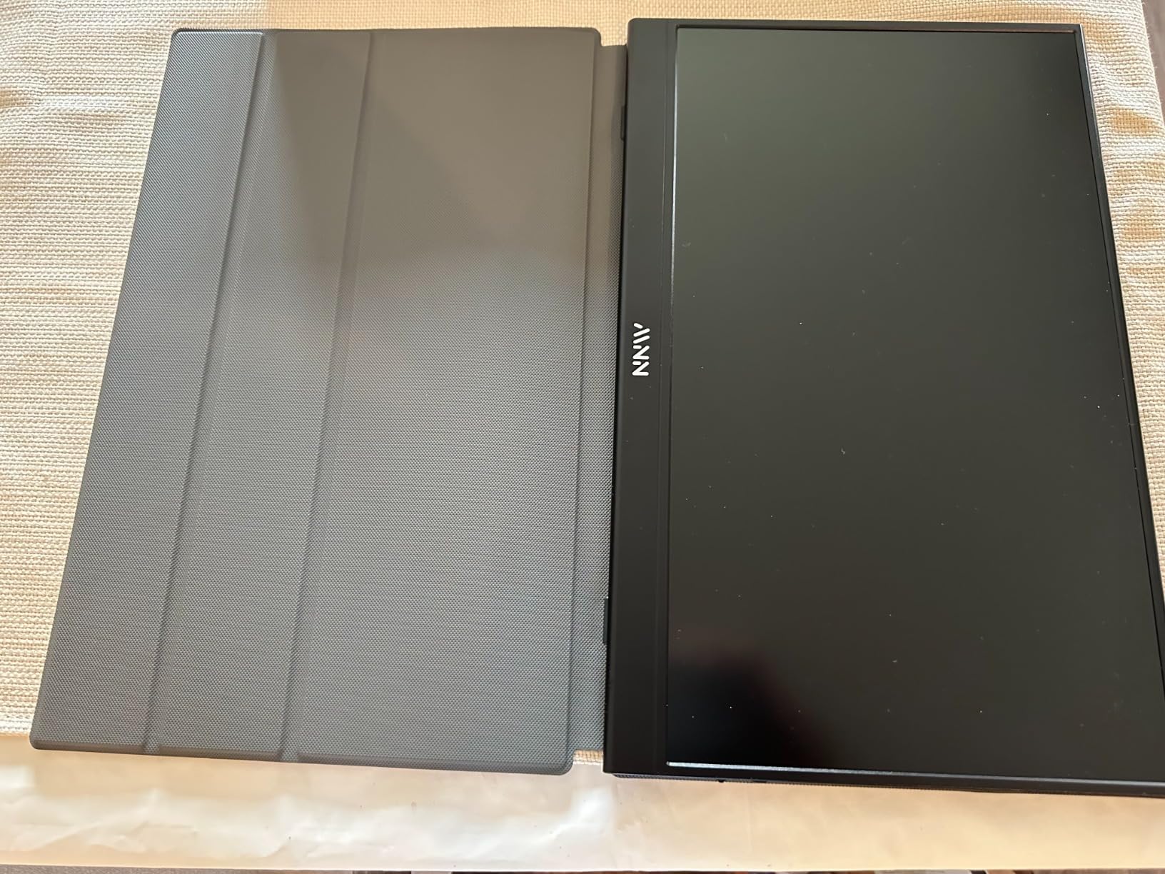 MNN Portable Monitor 15.6inch FHD 1080P 60Hz USB C HDMI Gaming Ultra-Slim IPS Display w/Smart Cover & Speakers, HDR Plug&Play, External Monitor for Laptop PC Phone Mac (15.6'' 1080P) customer photo 1