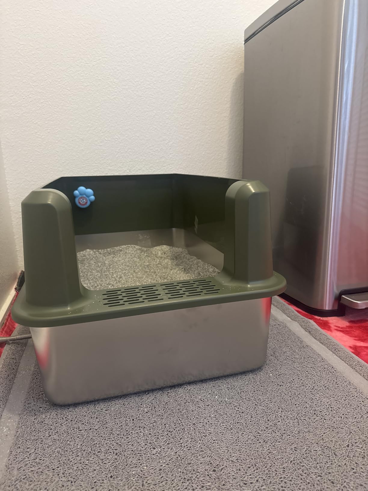 WoofiGo Enclosed Stainless Steel Cat Litter Box with Lid, XL Extra Large Litter Box for Big Cats, Metal Litter Pan High Sided, Never Absorbs Odors, Anti-Urine Leakage, Easy Cleaning, Include Scoop customer photo 2