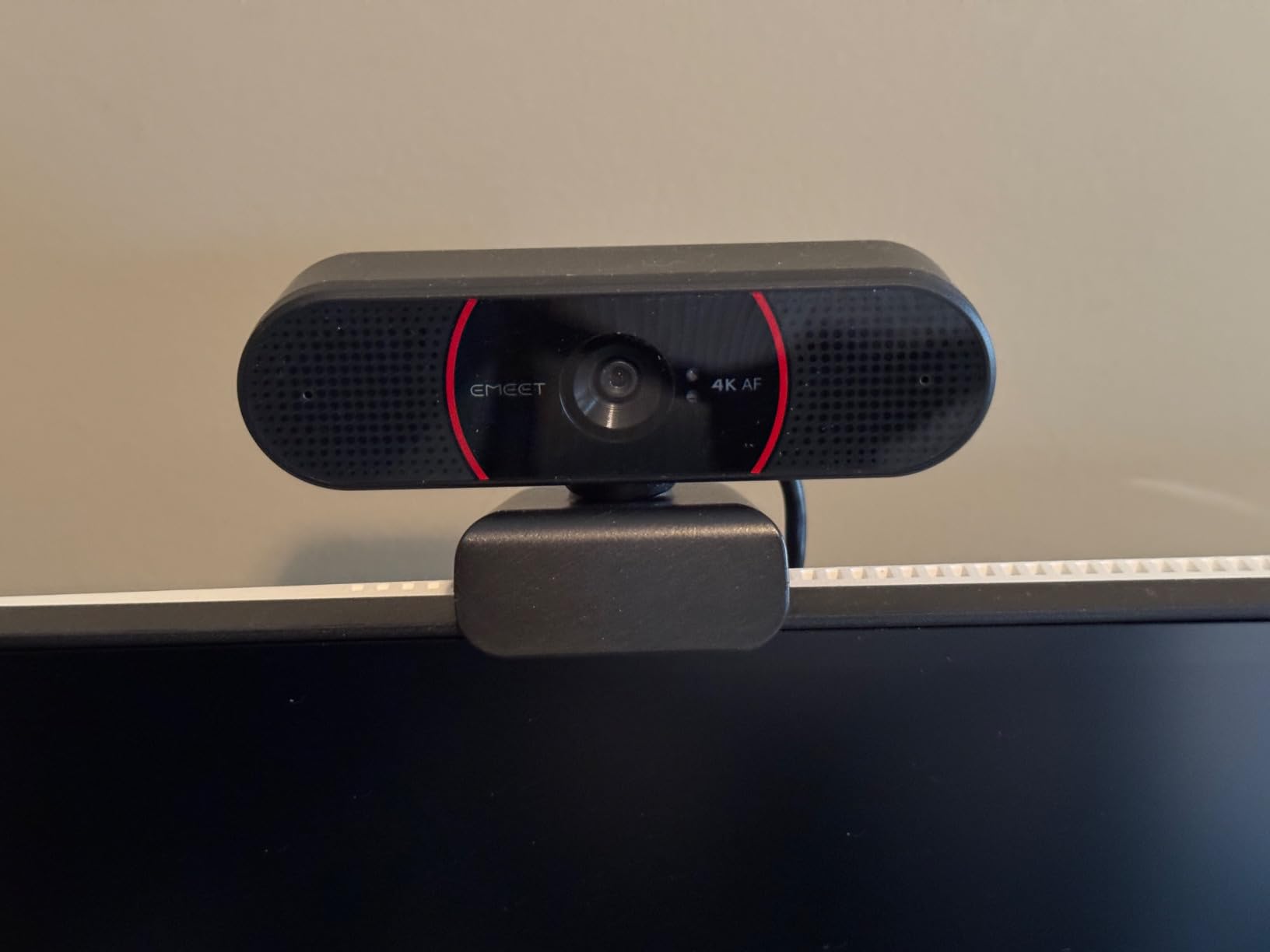 EMEET C960 4K Webcam for PC, 4K UHD CMOS Sensor, PDAF Auto Focus, Dual Omnidirectional Mics, Auto Light Correction, 73 FOV, Plug&Play Webcam w/Privacy Cover, Works w/Zoom/Teams/Skype/Google Meet customer photo 2