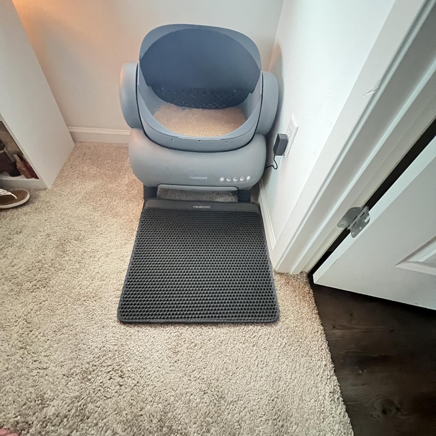 Neakasa M1 Plus Open-Top Self-Cleaning Cat Litter Box, 360 Safety Sensors, Advanced Odor & Leak Control, Automatic for Large & Multi-Cat Homes, Litter Mat & 2 Rolls Refill Bags Included customer photo 2