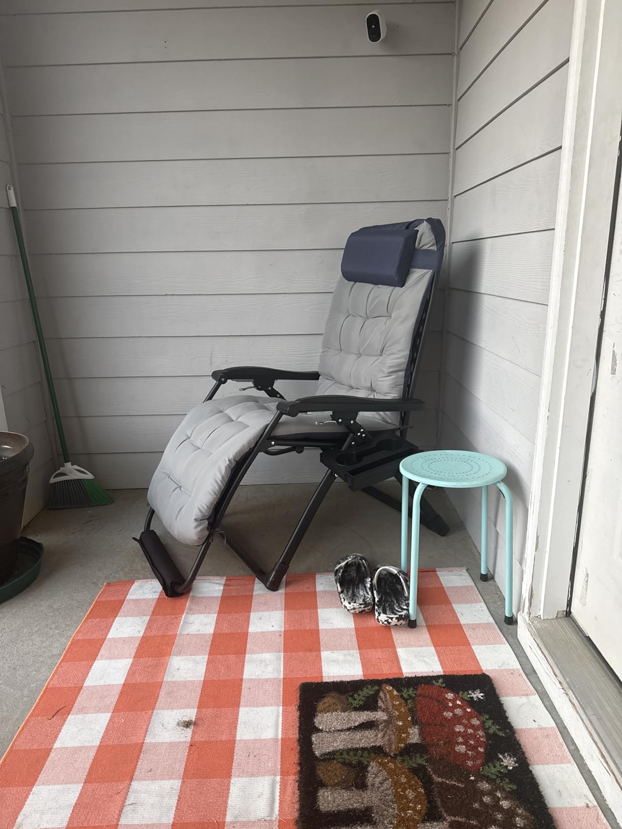 Slendor Oversized Zero Gravity Chairs XL, Padded Anti Gravity Chair, 29in Zero Gravity Lounge Chair, Folding Reclining Chair w/Aluminum Alloy Lock, Headrest, Cup Holder, Support 440lbs, Black customer photo 1