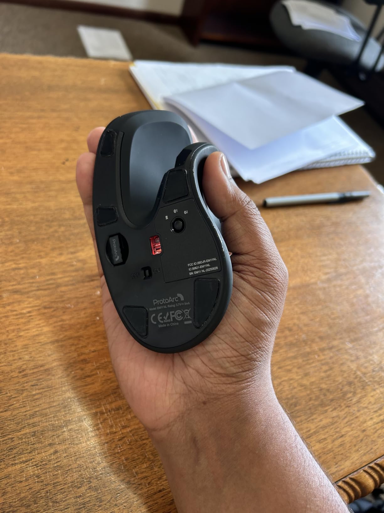 ProtoArc Ergonomic Mouse, EM11 NL Bluetooth Rechargeable Wireless Vertical Mouse, 3 Multi-Device Connectivity for Computer/PC/Laptop, 2.4GHz USB-A Optical Mice for Windows, Mac OS, Black customer photo 1
