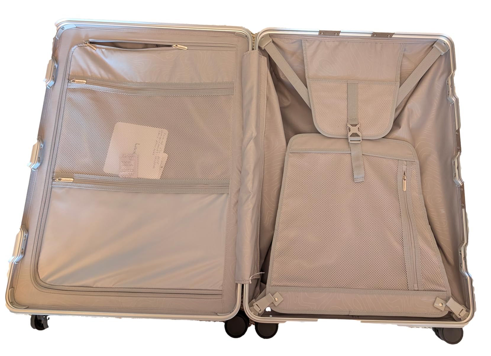 LUGGEX Checked Suitcase with Spinner Wheels, 8010S Aluminum Frame Zipperless Polycarbonate Hard Shell Suitcase (ZX-Core, Charcoal Metallic, 28 Inch) customer photo 1
