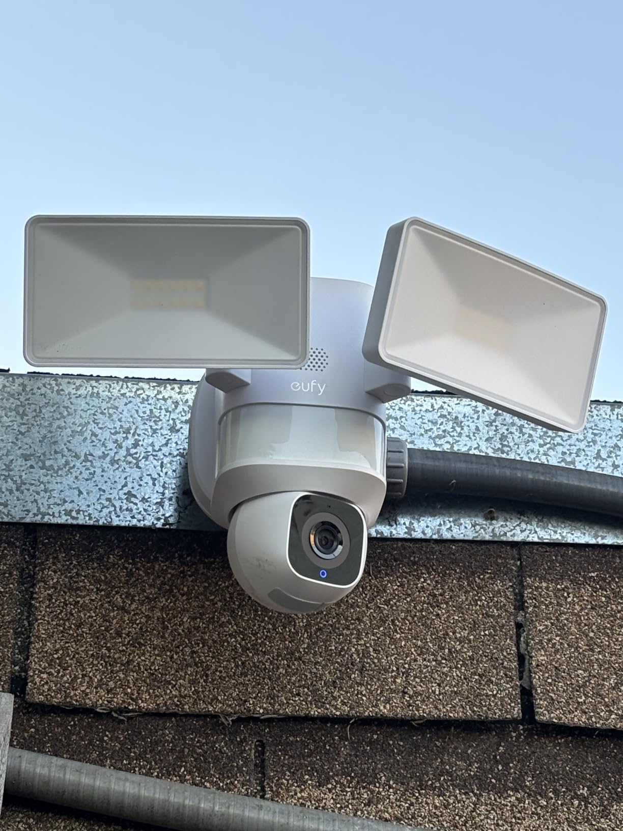 eufy Security Floodlight Camera E30, Security Camera Outdoor, 360 Degree Pan and Tilt, AI Detection and Tracking, 2K Video, 2.4GHz Wi-Fi, 2,000 Lumens, Built-in Siren, 24/7 Recording, No Monthly Fee customer photo 2