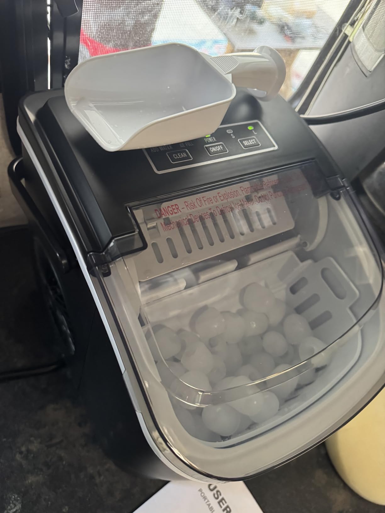 Electactic Ice Makers Countertop,26Lbs/24H,9 Cubes in 6 Mins,Portable Ice Maker Machine with Self-Cleaning,2 Sizes of Bullet Ice,Perfect for Home Kitchen(Black) customer photo 1