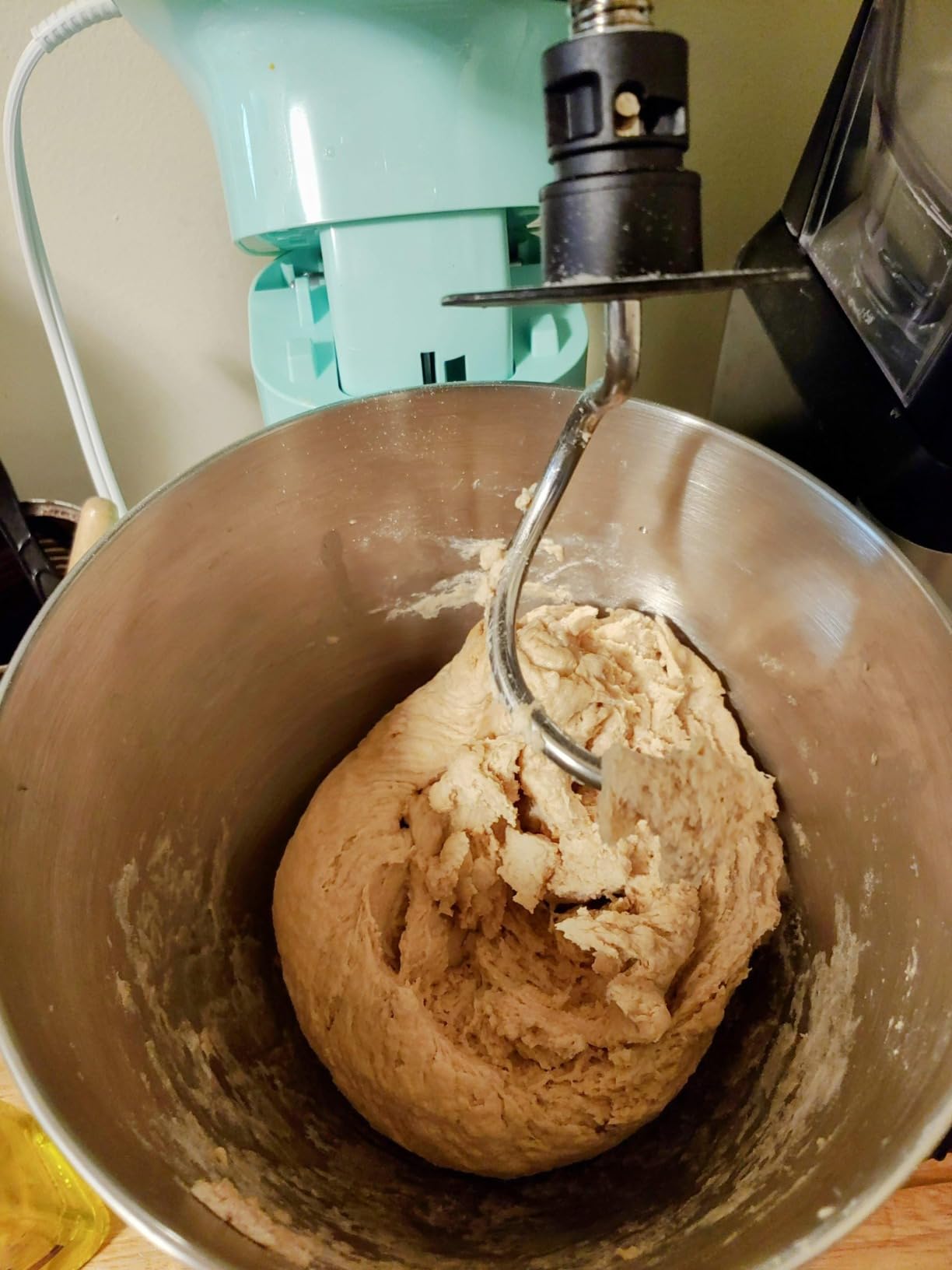 Dash 3.5QT Tilt-Head Stand Mixer - Electric Stand Mixer with Stainless Steel Bowl and Splash Guard For Baking - Cream, 3.5-Quart customer photo 1