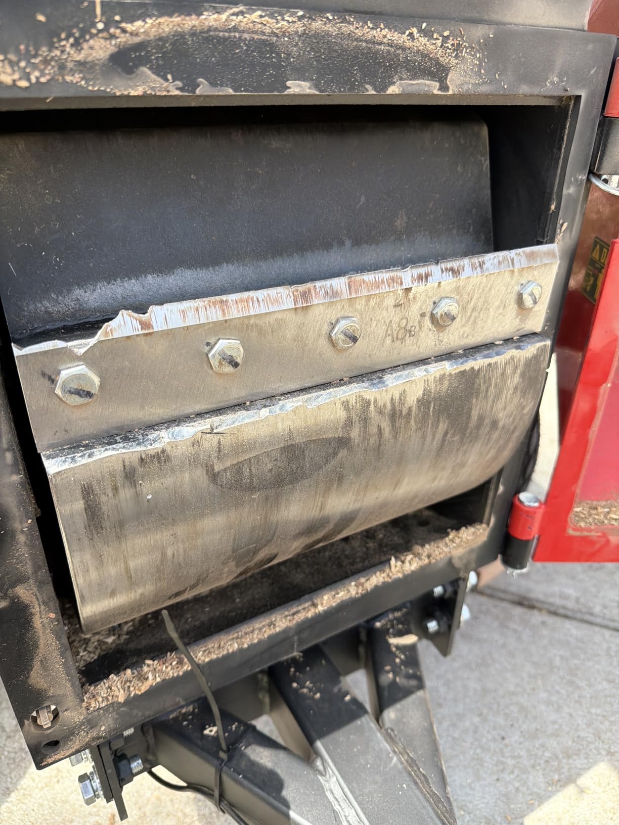 MechMaxx 6 inch ZONSEN 459cc 15hp E-Start Gas Powered 4-Wheels Wood Chipper Shredder Mulcher with Towbar/Tail Light/Emergency Stop Button/Stop Bar, Model B150 Red customer photo 2