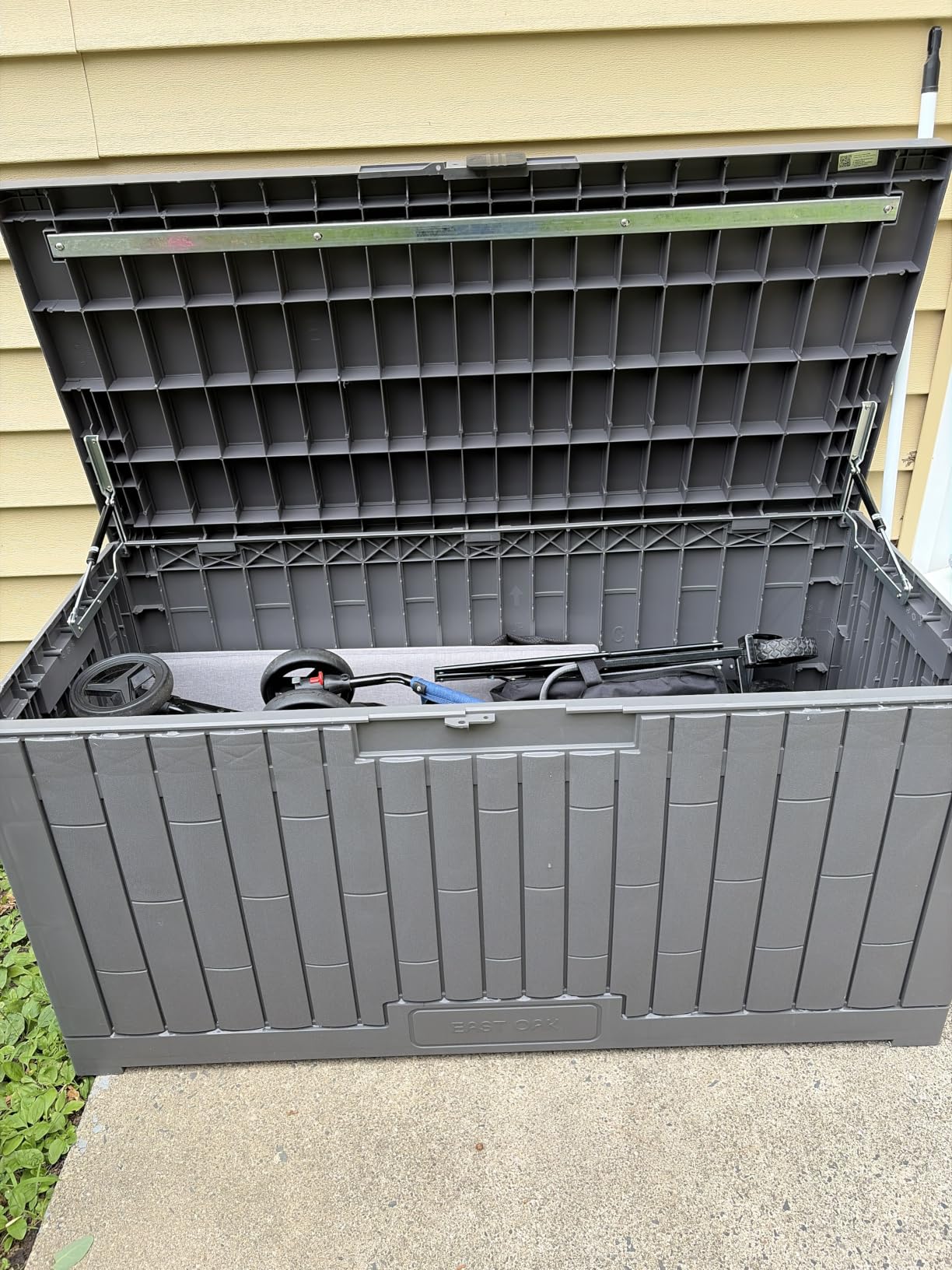 EAST OAK 120 Gallon Outdoor Storage Box | Large Resin Deck Box with Reinforced Stainless Steel Support | Waterproof & UV-Resistant Patio Storage Box for Cushions, Garden Tools & Pool Accessories, Grey customer photo 2