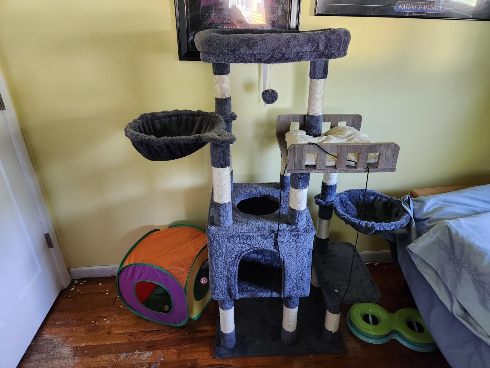 Gitelsnour Maine Coon Cat Tree, Heavy Duty Cat Tree for Indoor Cats Large Adult, Cat Tower for Large Cats 20 lbs+ with Hammock, 2 Big Perches, 2 Cat Condos, 15 Scratching Posts, Smoky Gray GCT033G customer photo 1