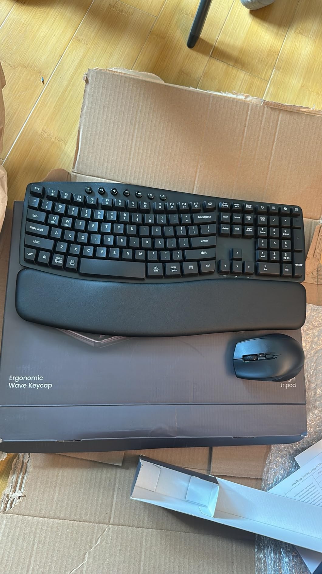 Wireless Keyboard and Mouse Combo, SABLUTE MA41 30dB Quiet Ergonomic Wave Keyboard Set with Soft Leather Palm Rest, Dual-System Switch for Windows/Mac, Ideal for Business Teams Home Office customer photo 1