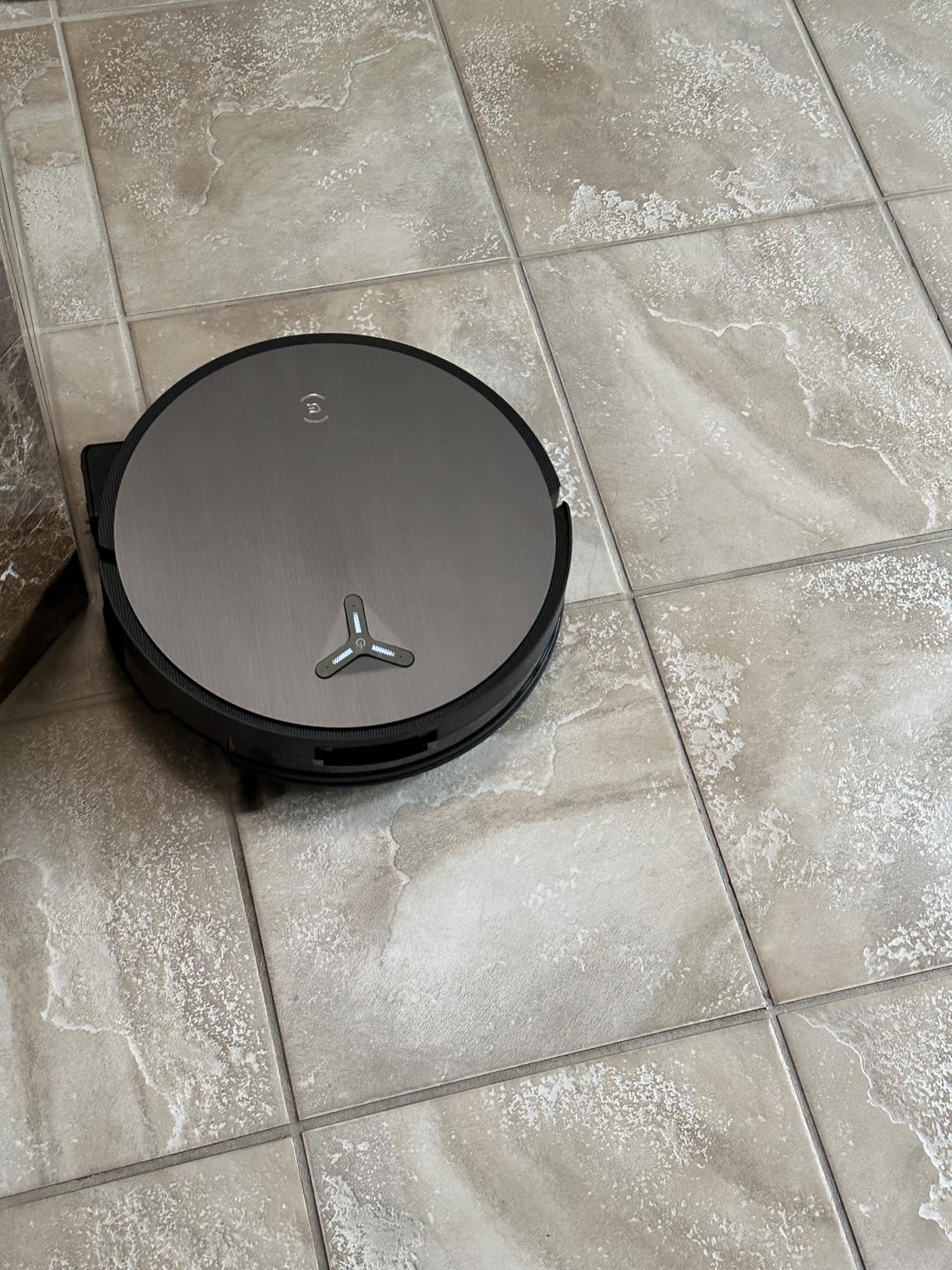 ECOVACS DEEBOT X11 OmniCyclone Robot Vacuum and Mop, Bagless 60-Day Station, 19,500Pa Suction, GaN Fast Charging for Large Homes, Self-Washing Roller Mop, Zero-Tangle for Pet Hair, Smart Navigation customer photo 1