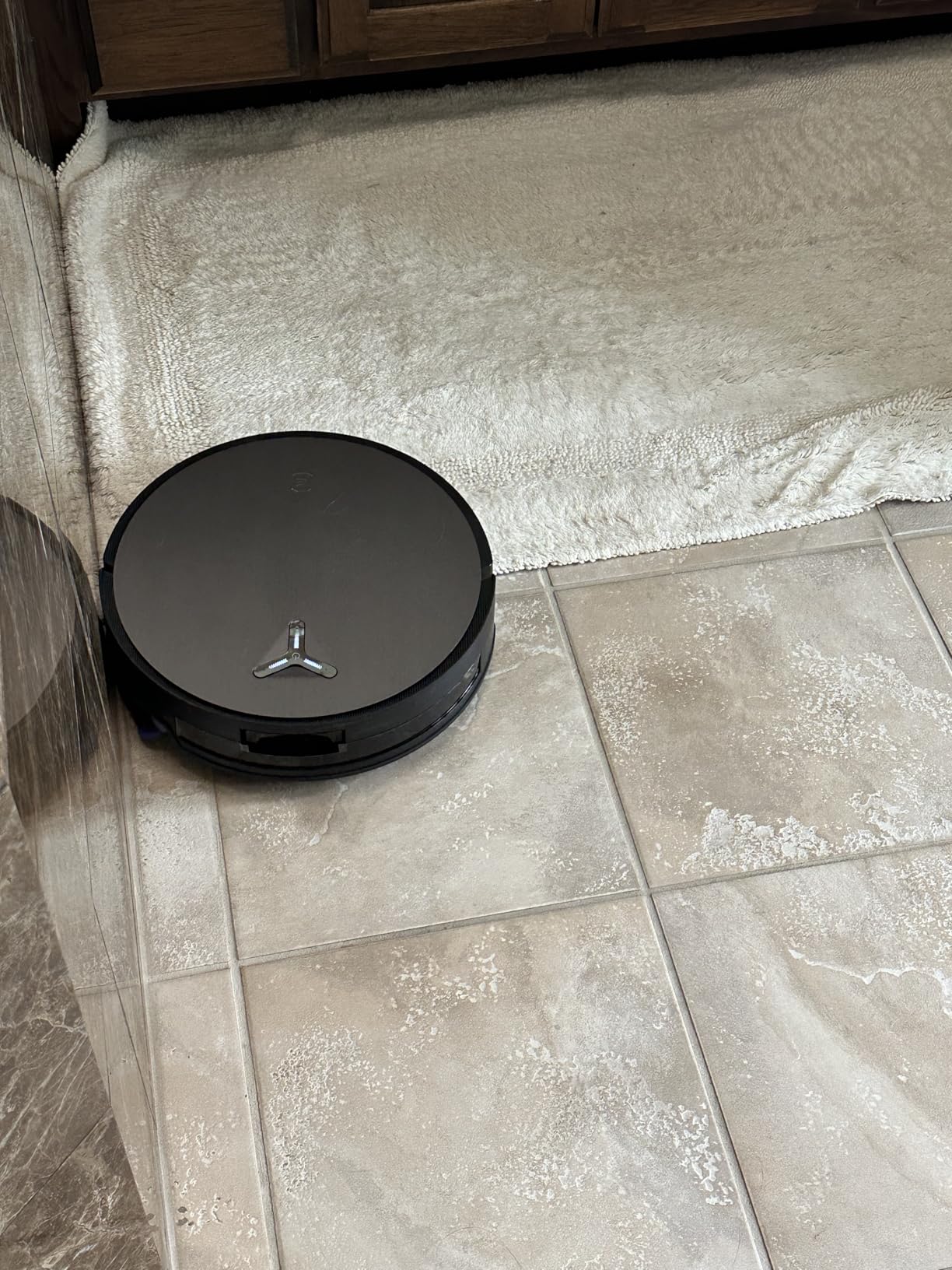 ECOVACS DEEBOT X11 OmniCyclone Robot Vacuum and Mop, Bagless 60-Day Station, 19,500Pa Suction, GaN Fast Charging for Large Homes, Self-Washing Roller Mop, Zero-Tangle for Pet Hair, Smart Navigation customer photo 2