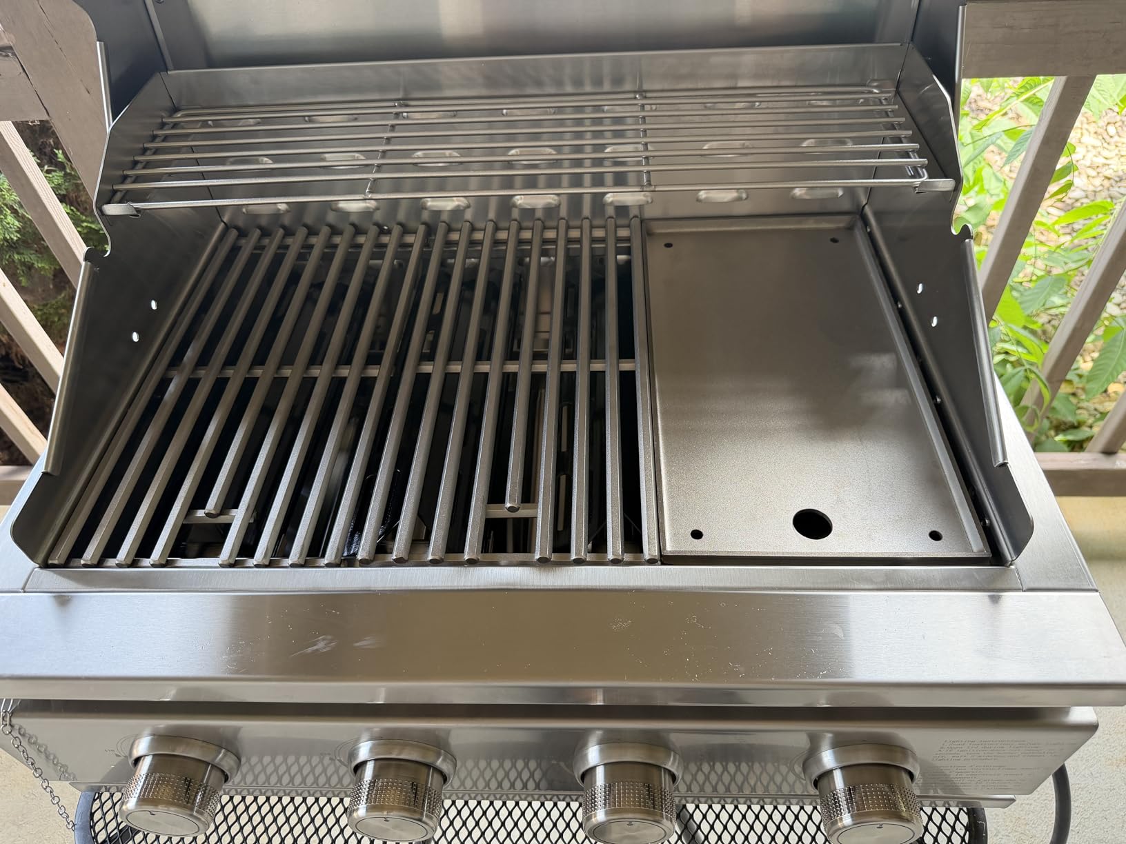 Premium Built In 4 Burner Propane Gas Grill, ALL-Thickened 304 Stainless Steel, 32,000 BTU with 516sq.in. Cooking Space, Baking Tray & Grates, for Patio Backyard Parties Barbecue customer photo 1