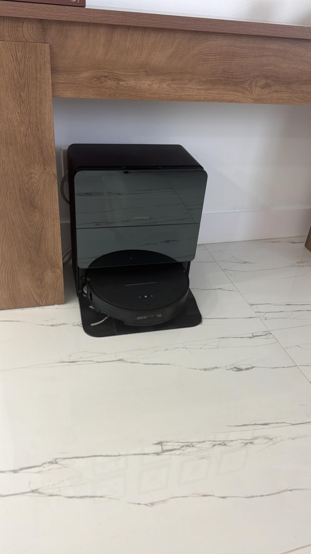 DREAME L40 Ultra Gen 2 Robot Vacuum and Mop with 25,000Pa Suction, Extendable Side Brush and Mop, All-in-One Self-Emptying & Cleaning Dock, Voice & App Control, Black customer photo 1
