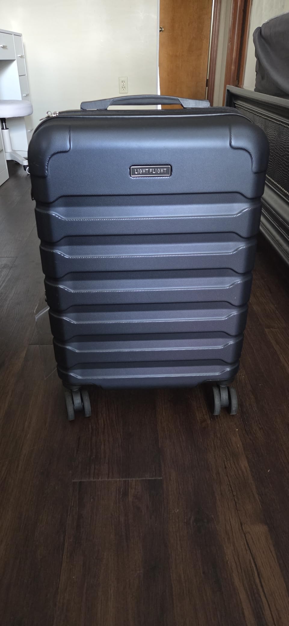 LIGHT FLIGHT Carry On Luggage 22x14x9 Airline Approved, Expandable Carry On Suitcases with Wheels, Lightweight Luggage, Durable Hard Shell 20 Inch Rolling Suit Case for Men Women Travel, Royal Blue customer photo 1