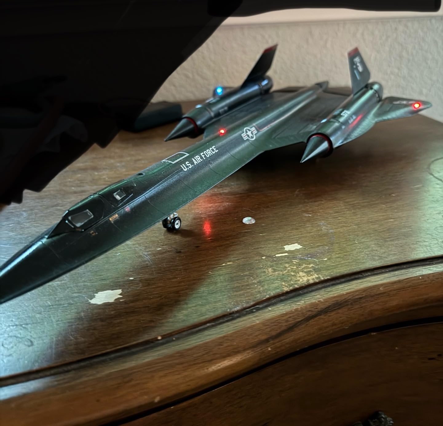 Revell 85-5810 SR-71 Blackbird 1:72 Scale 66-Piece Skill Level 4 Model Airplane Building Kit customer photo 1
