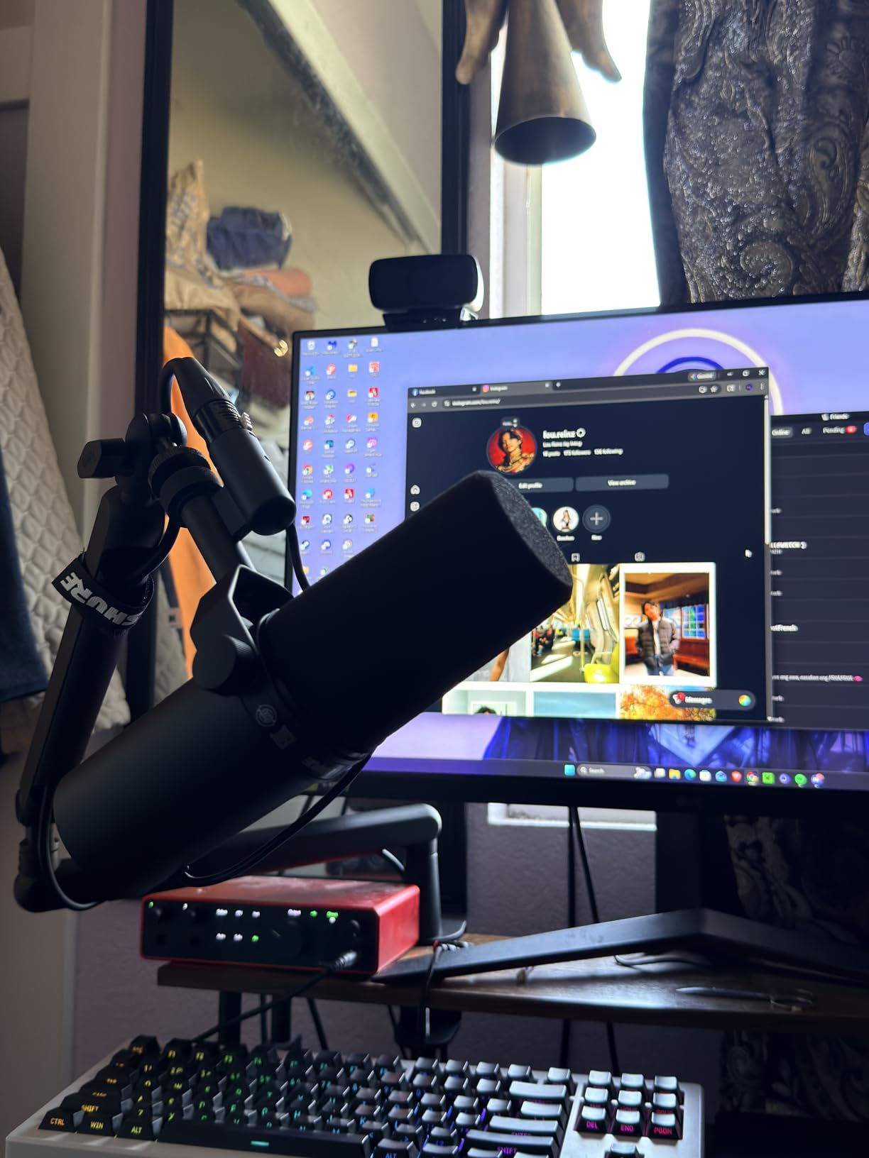 Shure SM7B Dynamic Studio Microphone - XLR Mic for Podcasting, Streaming, Vocal Recording & Broadcasting customer photo 2