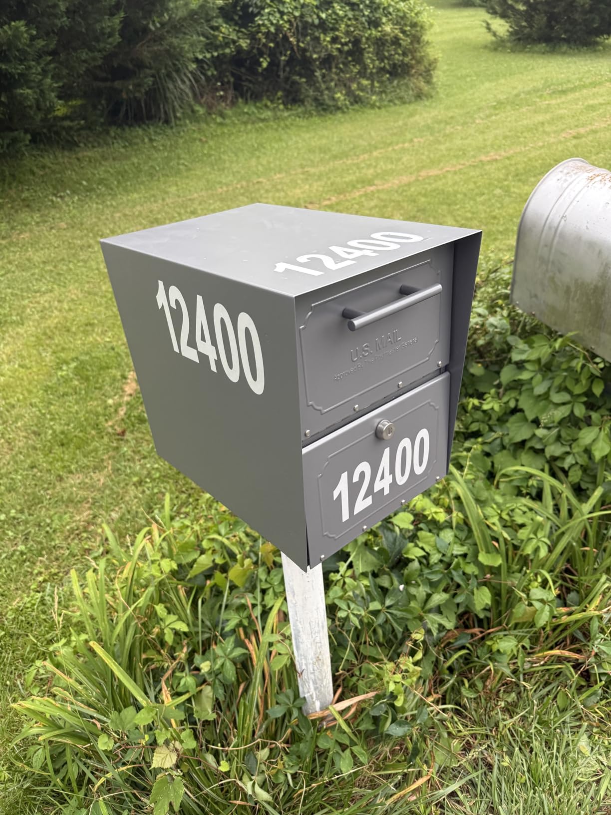Architectural Mailboxes 6200B-10 Oasis Classic Locking Post Mount Parcel Mailbox with High Security Reinforced Lock, Black, 18.00 x 15.00 x 11.50 inches customer photo 1