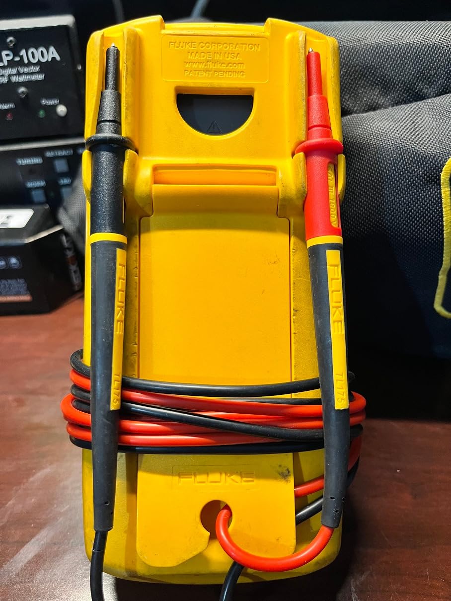 Fluke 87V Industrial Digital Multimeter, for Advanced Troubleshooting, Measures 1000 V AC/DC, Peak Min/Max, Low Pass Filter, Includes TL75 Test Leads, AC175 Alligator Clips, 80BK Temp Probe customer photo 1
