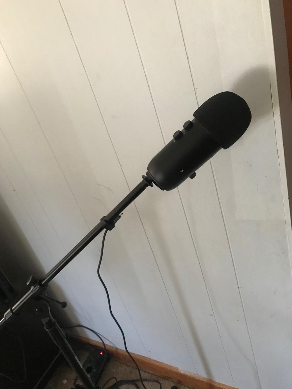 On-Stage MS7701B Euro Boom Mic Stand (For Vocal and Instrument Microphones) customer photo 1