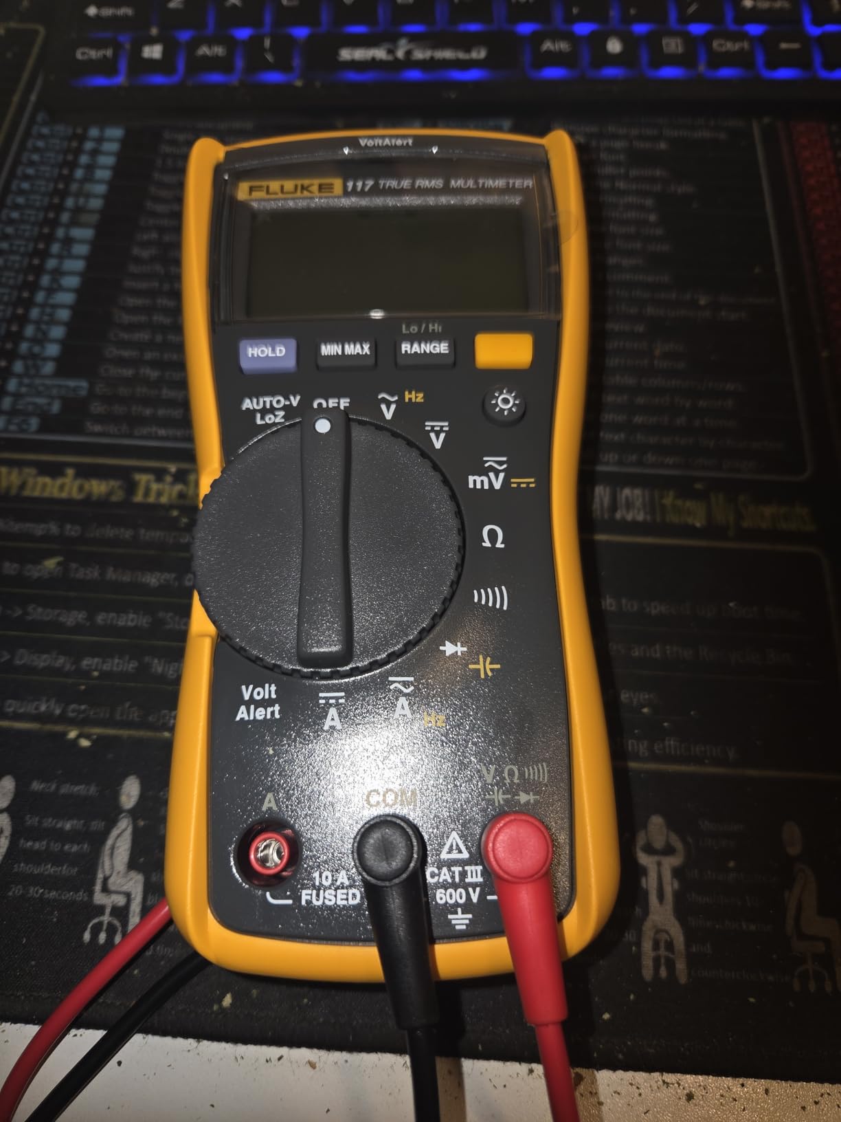 Fluke 117 Digital Multimeter, Non-Contact AC Voltage Detection, Measures Resistance/Continuity/Frequency/Capacitance/Min Max Average, Automatic AC/DC Selection, Low Impedance Mode | Non-Contact AC Voltage Detection, Measures Resistance/Continuity/Frequency/Capacitance, Min Max Average customer photo 1