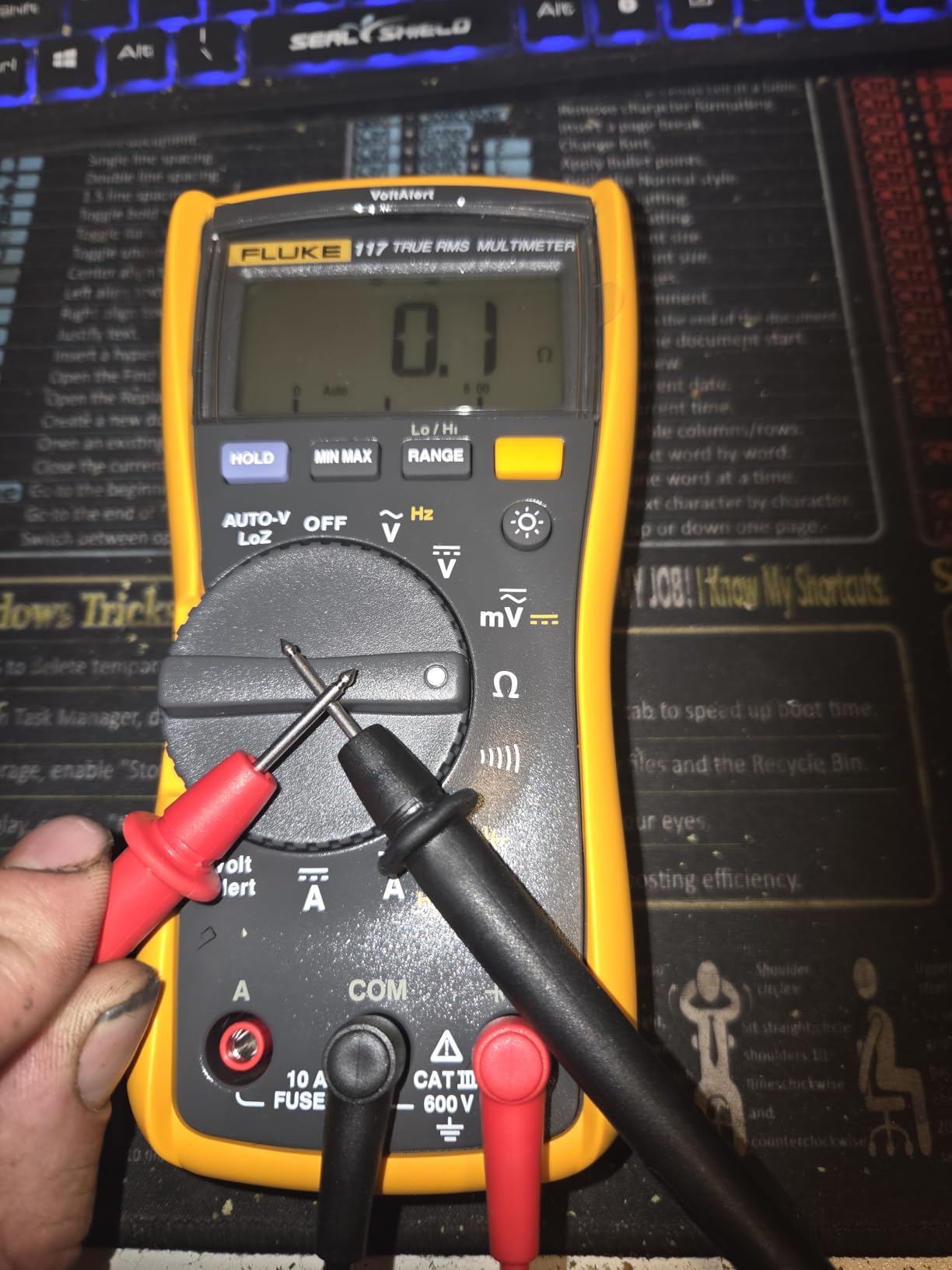Fluke 117 Digital Multimeter, Non-Contact AC Voltage Detection, Measures Resistance/Continuity/Frequency/Capacitance/Min Max Average, Automatic AC/DC Selection, Low Impedance Mode | Non-Contact AC Voltage Detection, Measures Resistance/Continuity/Frequency/Capacitance, Min Max Average customer photo 2