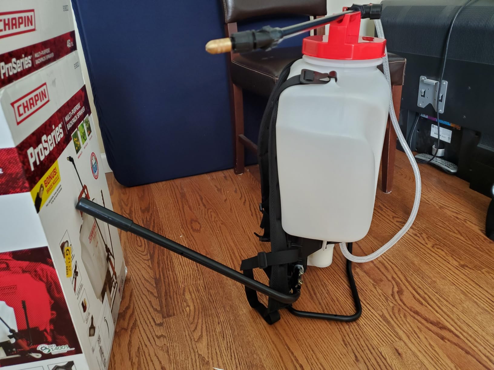 Chapin 4-Gallon ProSeries Backpack Sprayer, 3-Stage Filtration | Chemical-resistant poly tank; adjustable brass, poly and fan nozzles for precise lawn, garden and landscape coverage customer photo 2