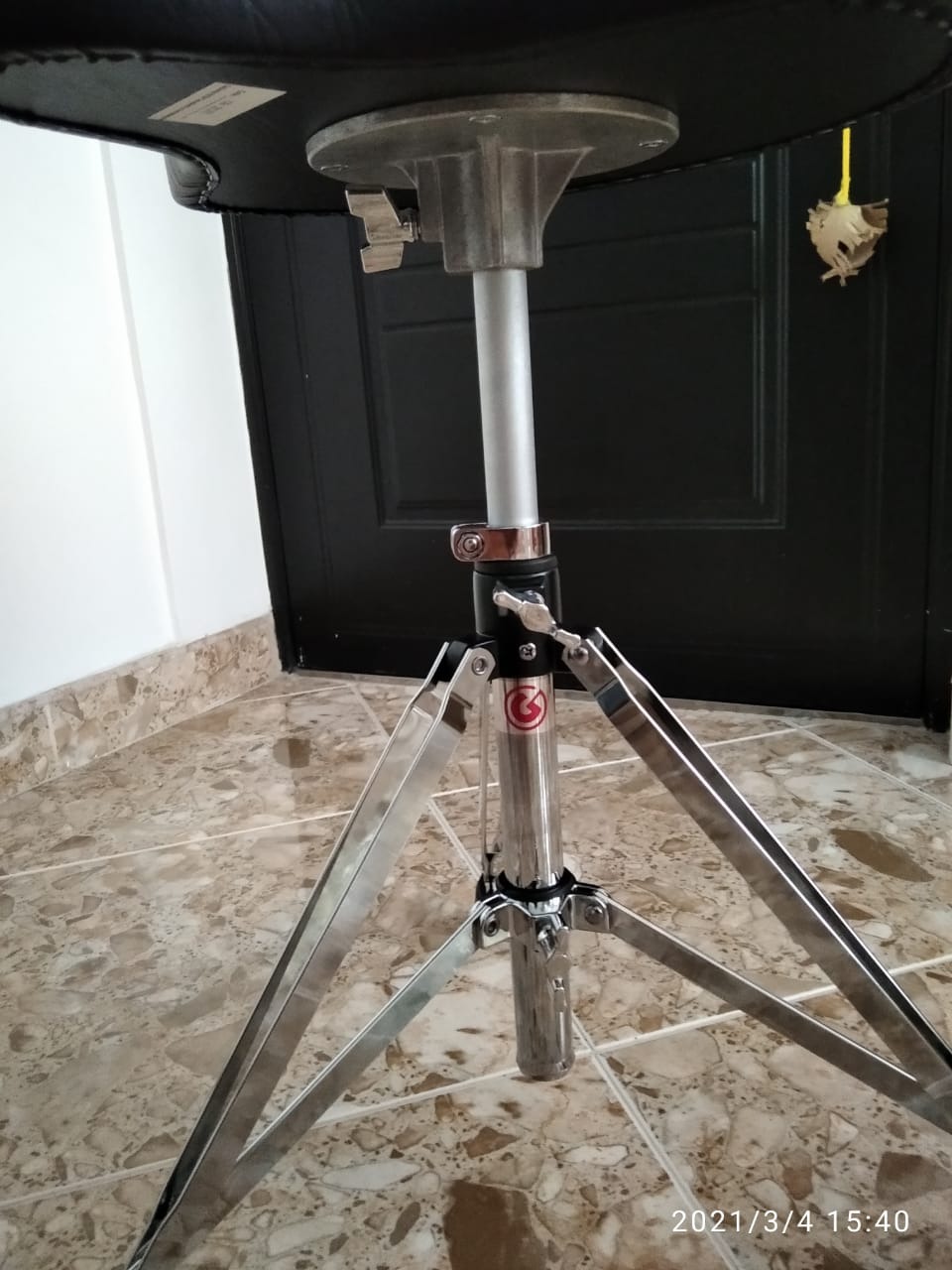 Gibraltar Drum Throne with Adjustable Height Motorcycle-Style Seat, Double-Braced Legs, Sturdy Drum Stool for Drummers, Comfortable Cushion for Practice or Performance (6608) customer photo 1
