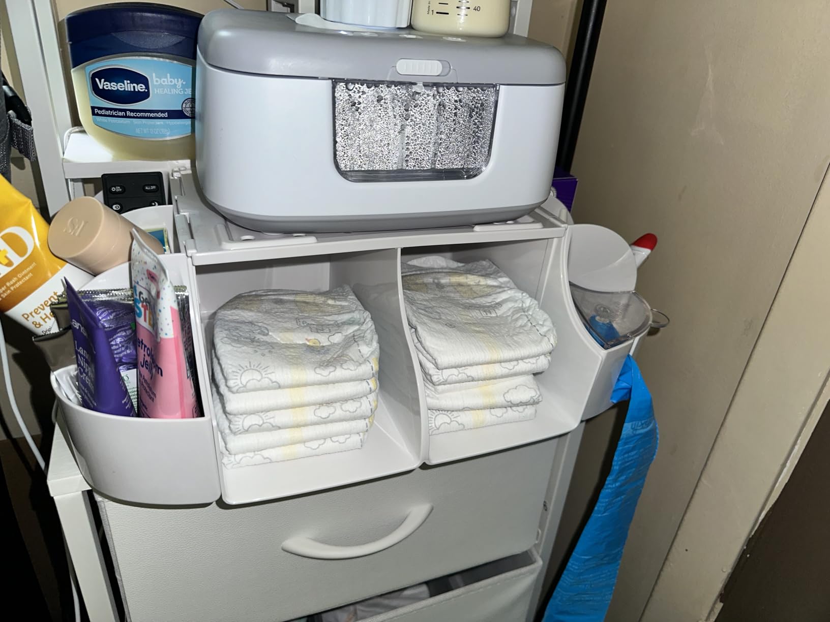 Munchkin® Diaper Change Organizer, Green/white customer photo 1