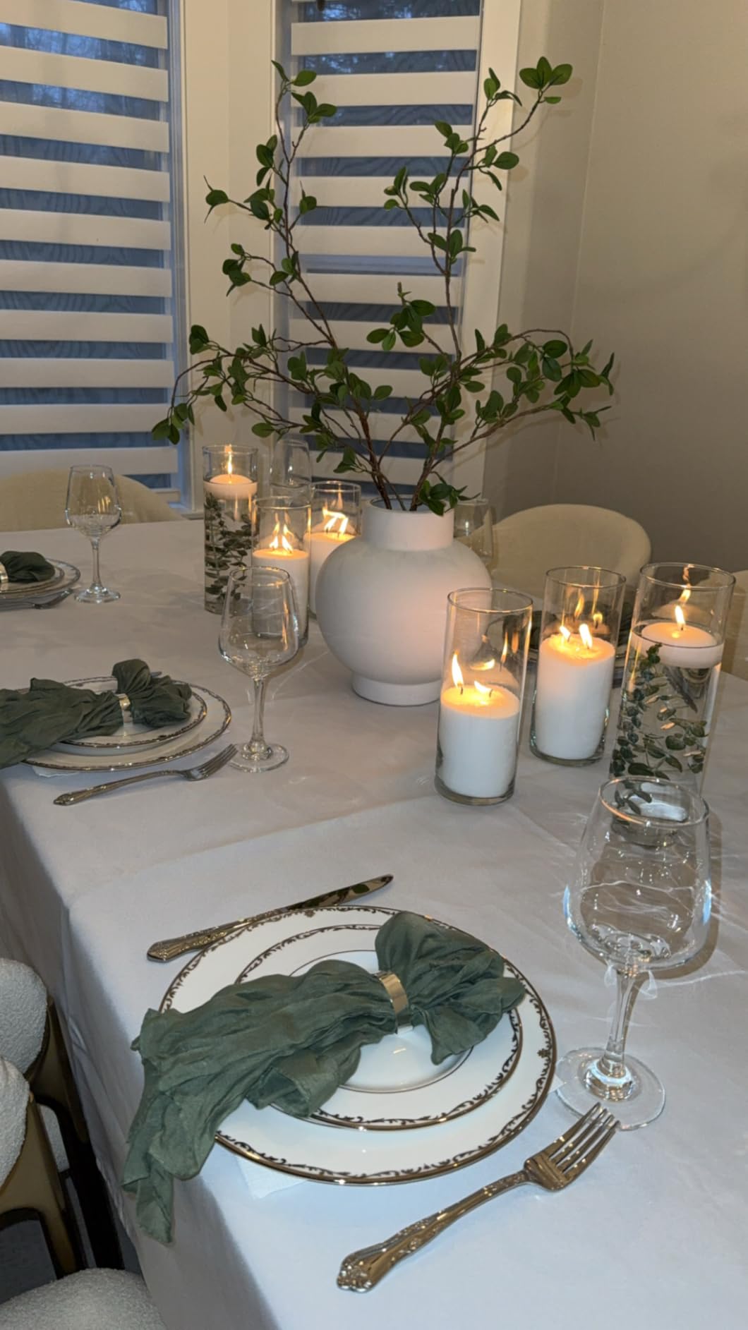Oneida Azalea 45-Piece 18/0 Silverware Set for 8, Flatware, Mirror Finish, Dishwasher Safe, Includes Serving Utensils customer photo 1