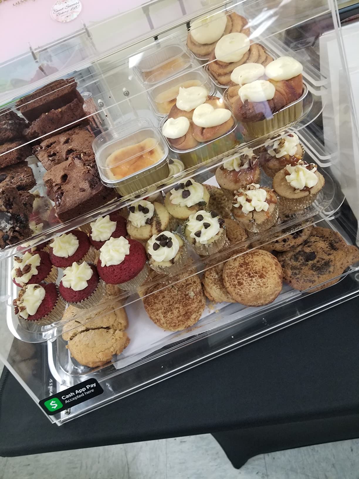 Winco 4 Tier Clear Commercial Display Case | Dishwasher safe, BPA-free, Dual access doors, Great for Appetizers, Desserts, Buffet Displays and Catering customer photo 2