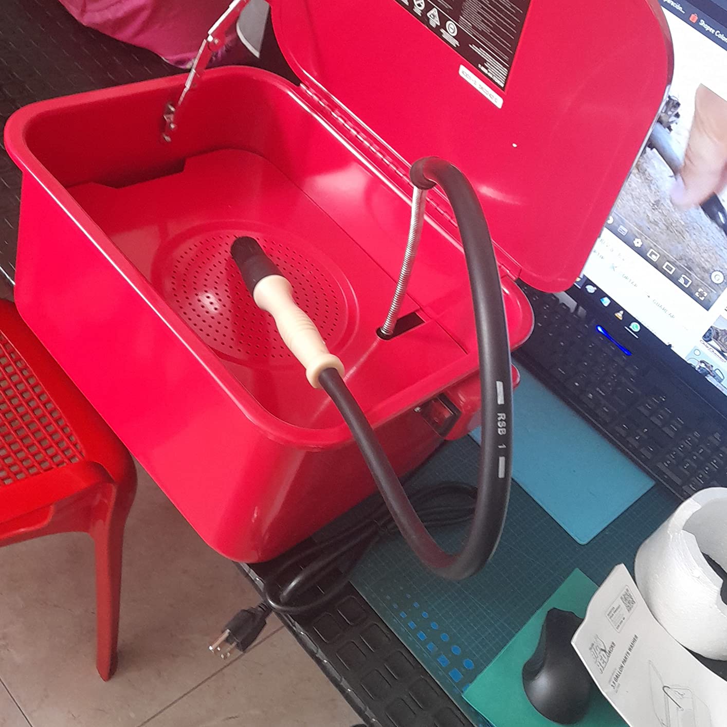 BIG RED T10035 Torin Portable Steel Cabinet Parts Washer with 110V Electric Pump, 3.5 Gallon Capacity, Red customer photo 2