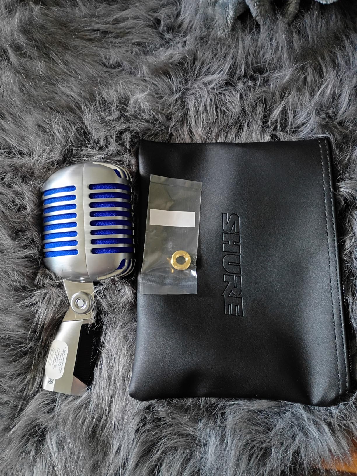 Shure Super 55 Deluxe XLR Vocal Microphone - Vintage-Style Supercardioid Dynamic Mic for Singing, Live Performance & Recording customer photo 1