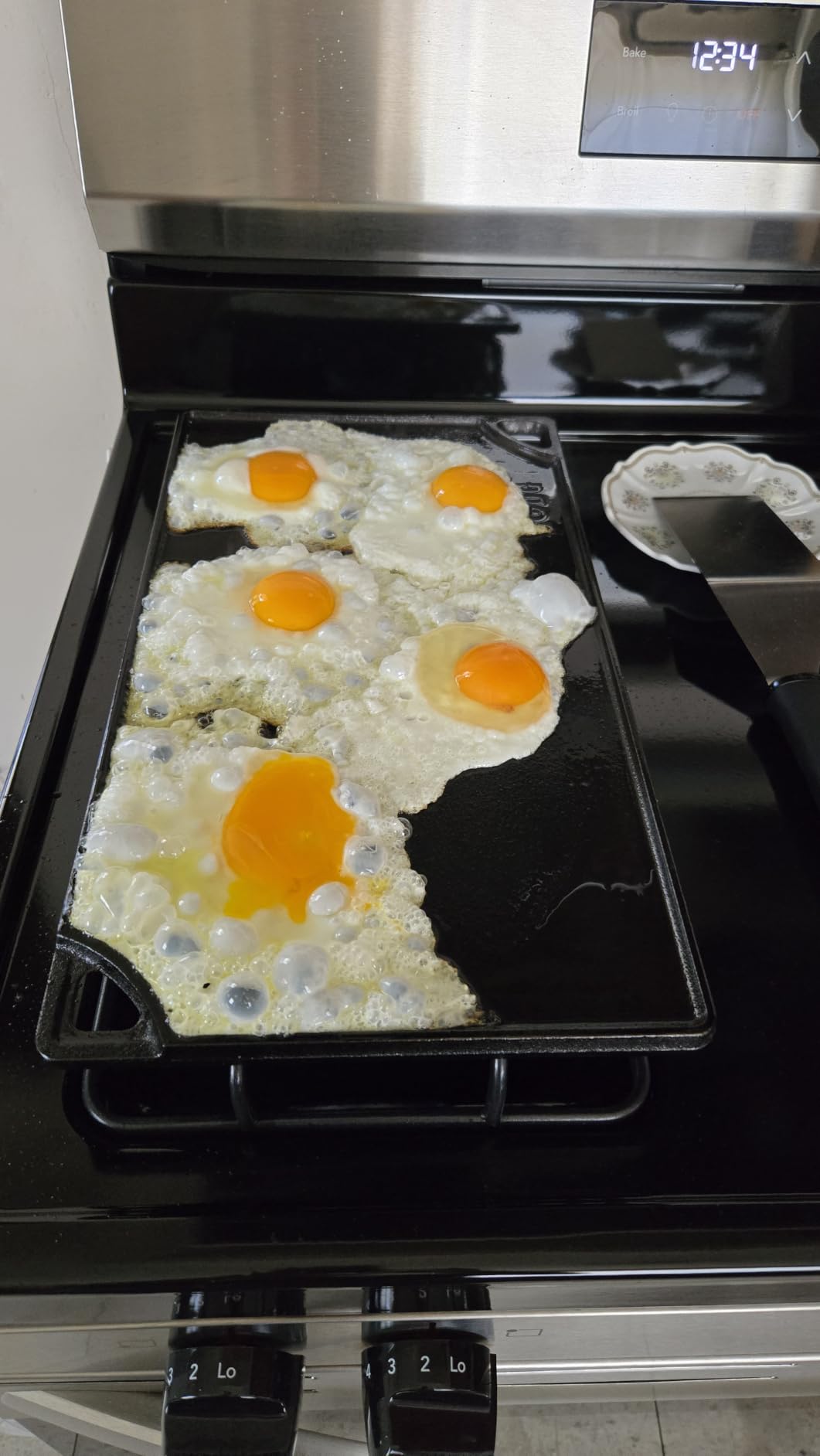 Lodge Reversible Cast Iron Grill/Griddle Pan 16.75 x 9.5 - Pre-Seasoned Dual-Sided Double Burner for BBQ, Eggs, Pancakes, Burgers - PFAS Free Cookware - Flat Top Plate for Oven, Grill, & Campfire customer photo 2