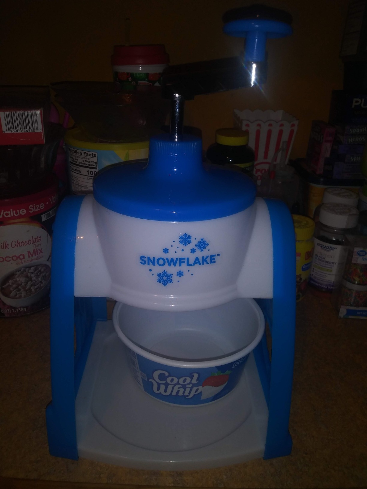 VKP Brands Snowflake Hand Crank Snow Cone Maker customer photo 2