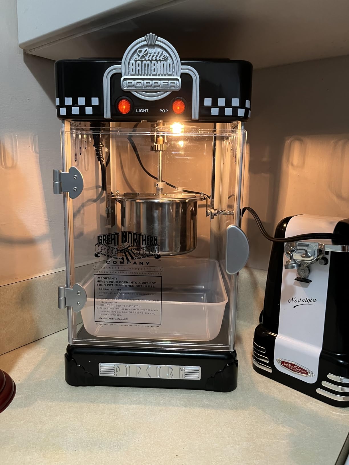 Great Northern Popcorn Little Bambino 2.5oz Popcorn Machine, Red | Tabletop Movie Theater Popcorn Popper with 2.5oz Stainless-Steel Kettle for Home Movie Night Supplies customer photo 1