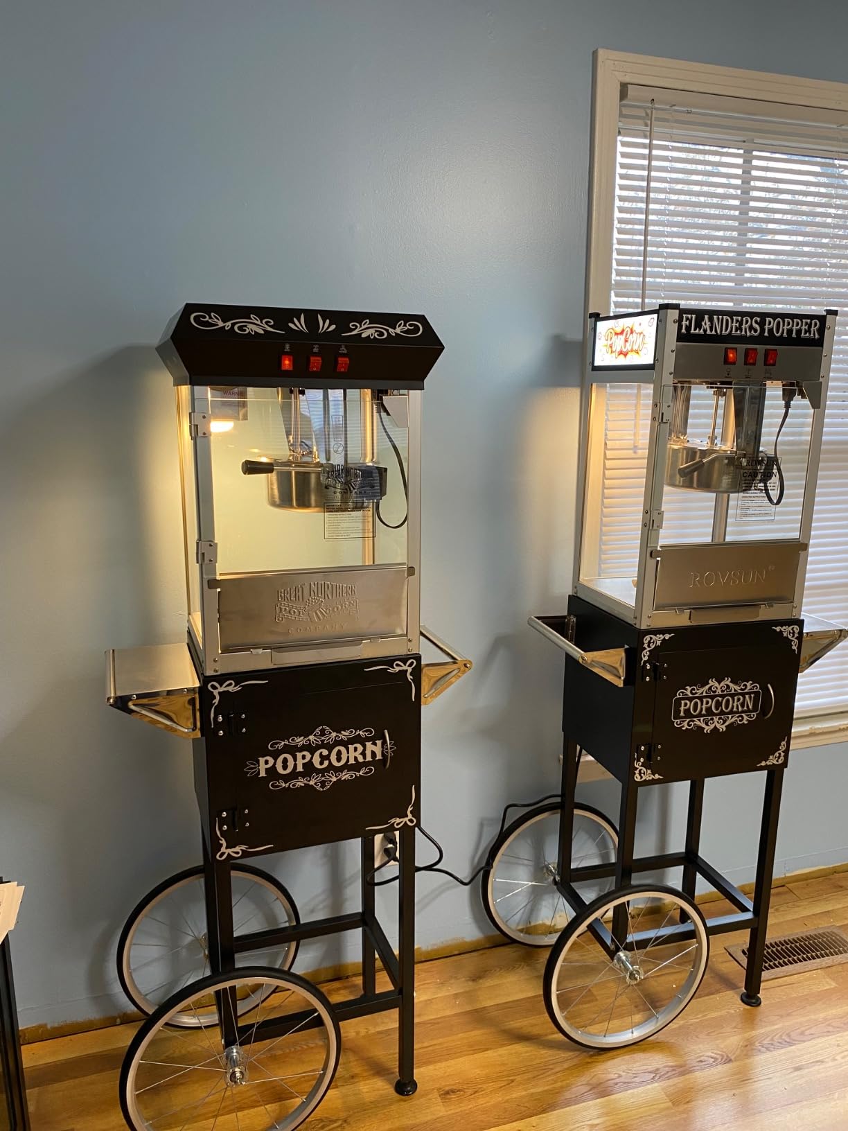 Great Northern Popcorn Foundation 8oz Popcorn Machine Cart on Wheels, Black | Movie Theater Style Vintage Popcorn Maker Machine with Cart and Stainless Steel Kettle that Makes up to 48 Cups customer photo 1