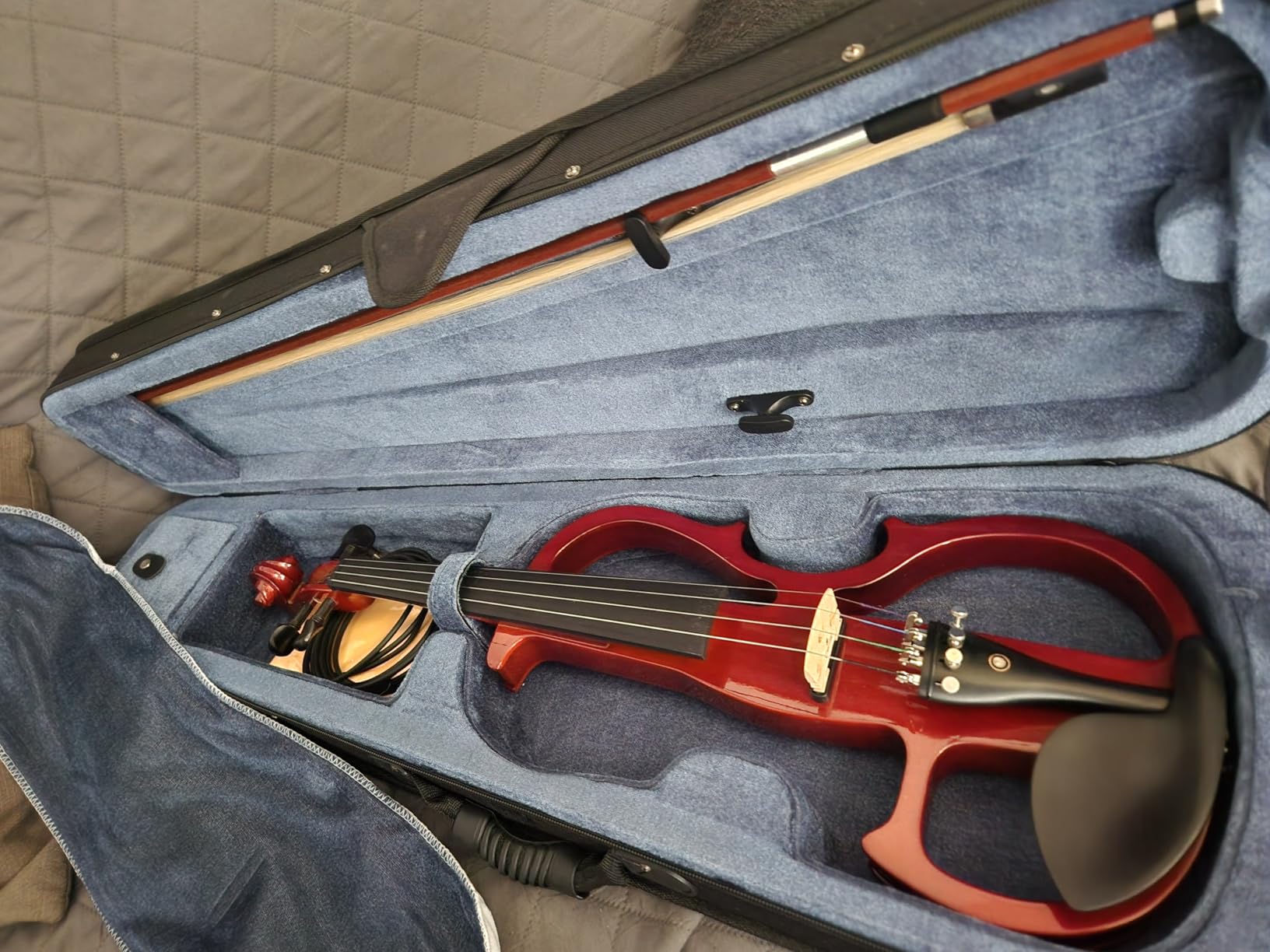 Cecilio Silent Electric Solid Wood Violin Kit with Ebony Fittings, Full Size 4/4 Electric Violin for Beginner and Professional Musicians, Black Metallic customer photo 1