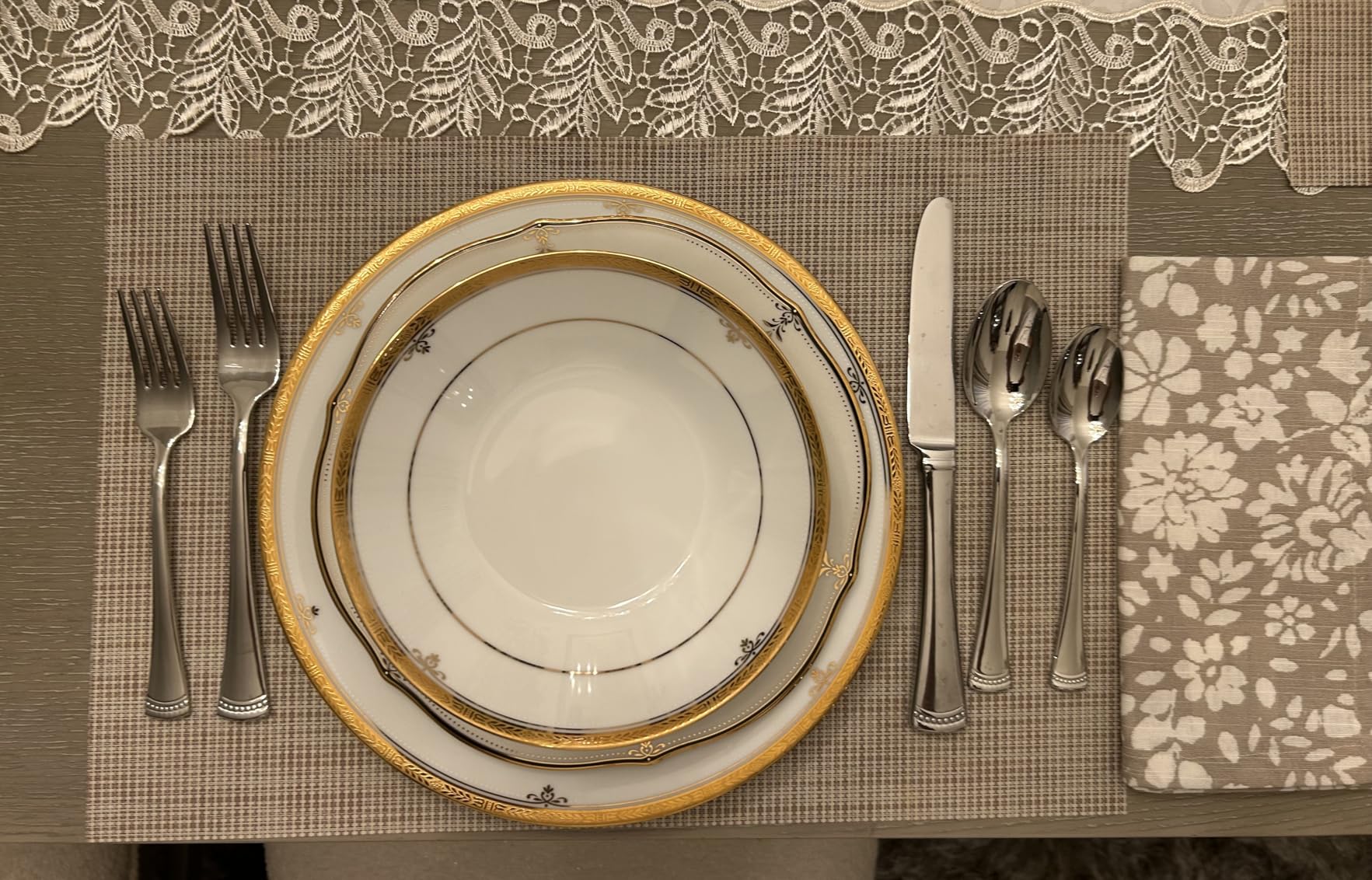 Lenox Portola 65-Piece 18/10 Silverware Set for 12, Flatware, Mirror Finish, Dishwasher Safe, Includes Serving Utensils customer photo 1