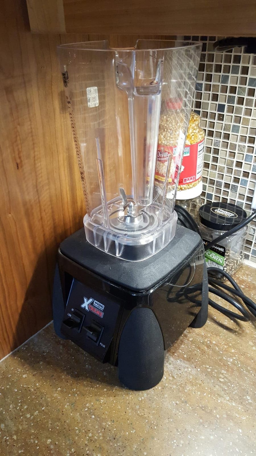 Waring Commercial MX1000XTX 3.5 HP Blender with Paddle Switches, Pulse Feature and a 64 oz. BPA Free Copolyester Container, 120V, 5-15 Phase Plug, Black customer photo 1