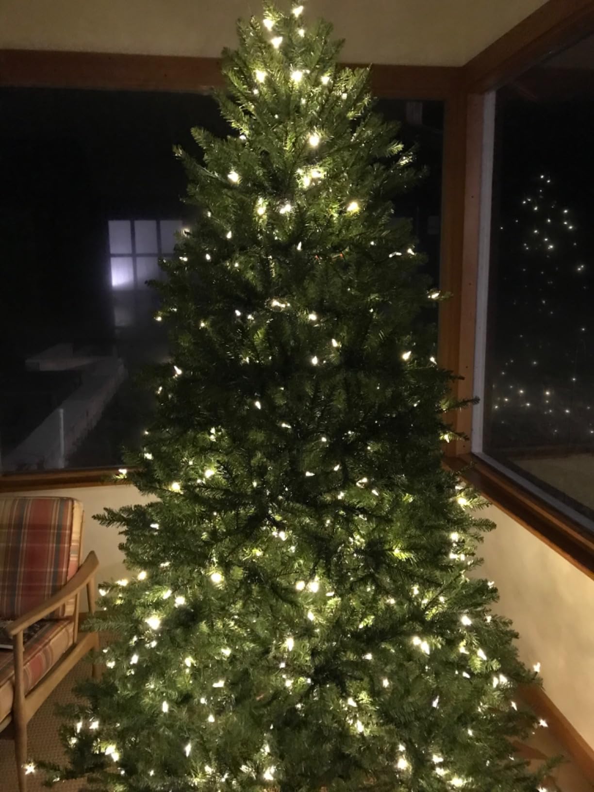 National Tree Company 7.5ft Pre-Lit Dunhill Fir Artificial Christmas Tree | 700 LED Lights, 10 Light Functions, 2,514 Tips, Foot Pedal, Includes Stand, Green customer photo 1