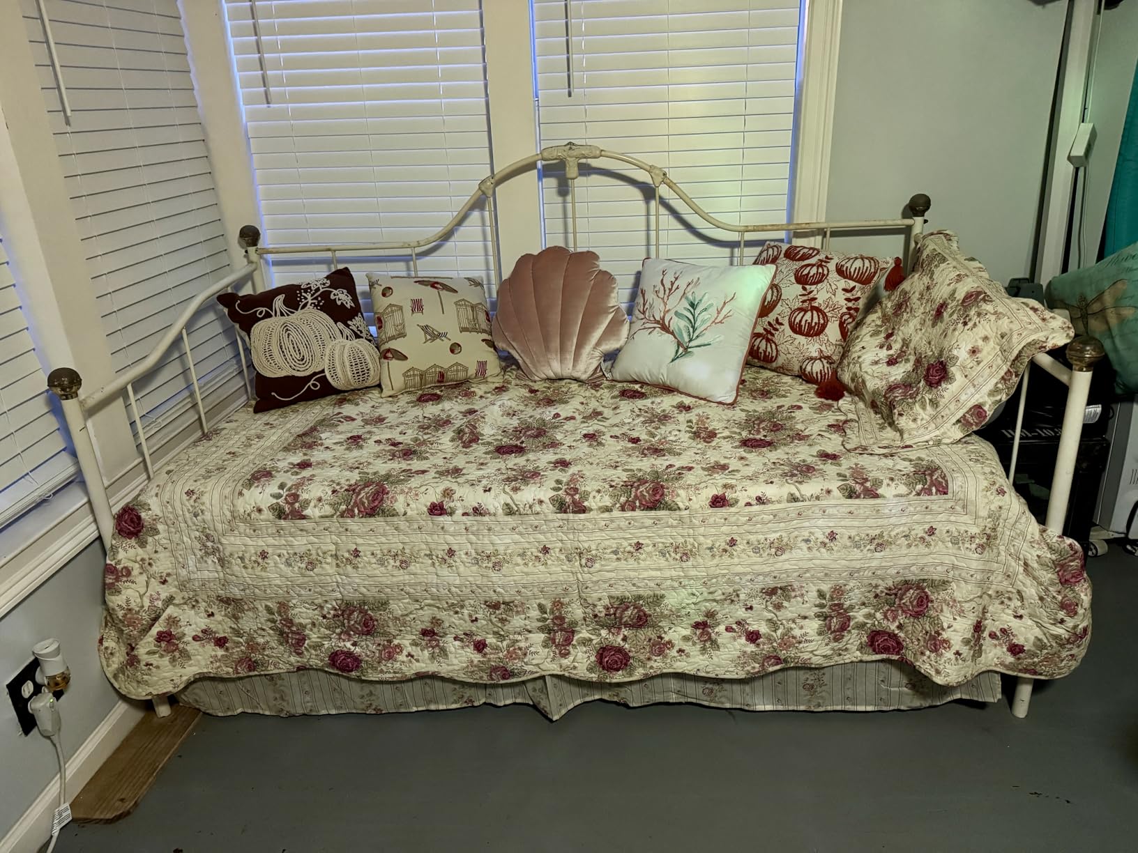 Greenland Home Antique Rose 100% Cotton Heirloom-Quality Quilt Set, 5-Piece Full/Queen, Ecru customer photo 1