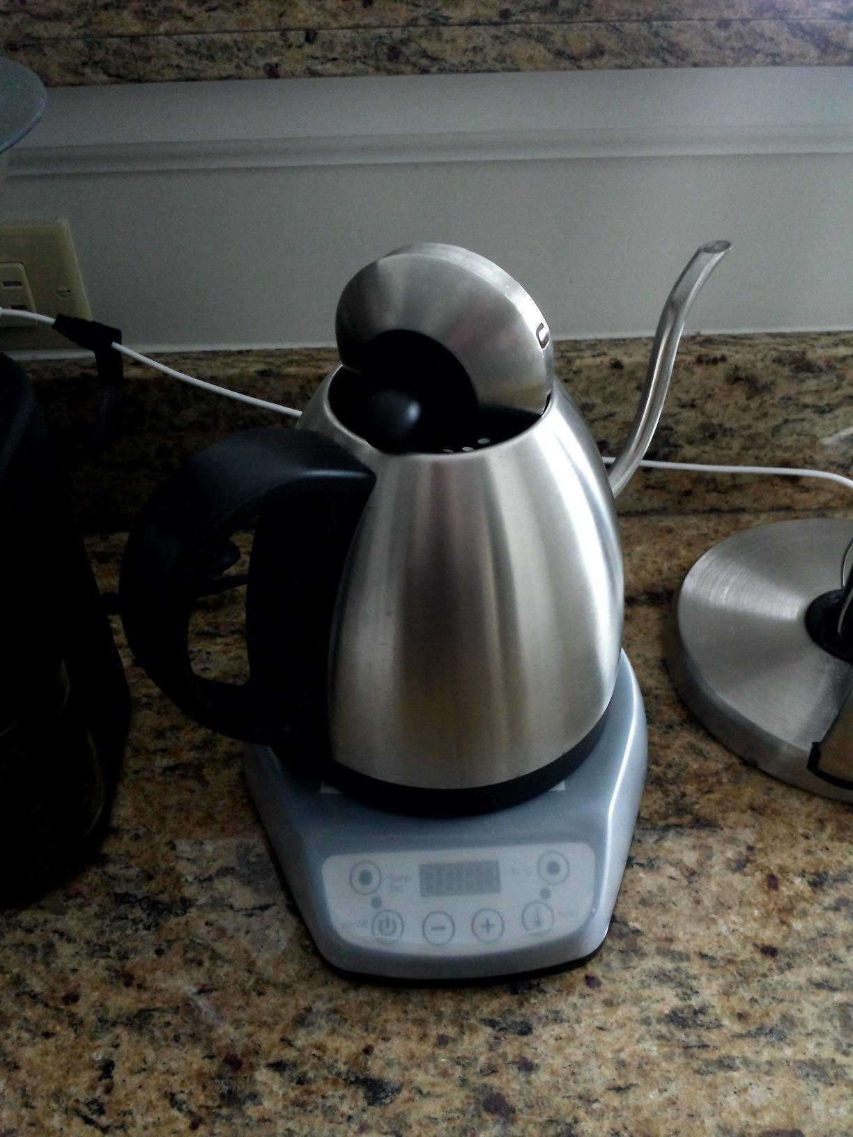Bonavita 1L Digital Variable Temperature Gooseneck Electric Kettle for Coffee Brew and Tea Precise Pour Control, 6 Preset Temps, 1200 Watt, LED Panel, Stainless Steel customer photo 1
