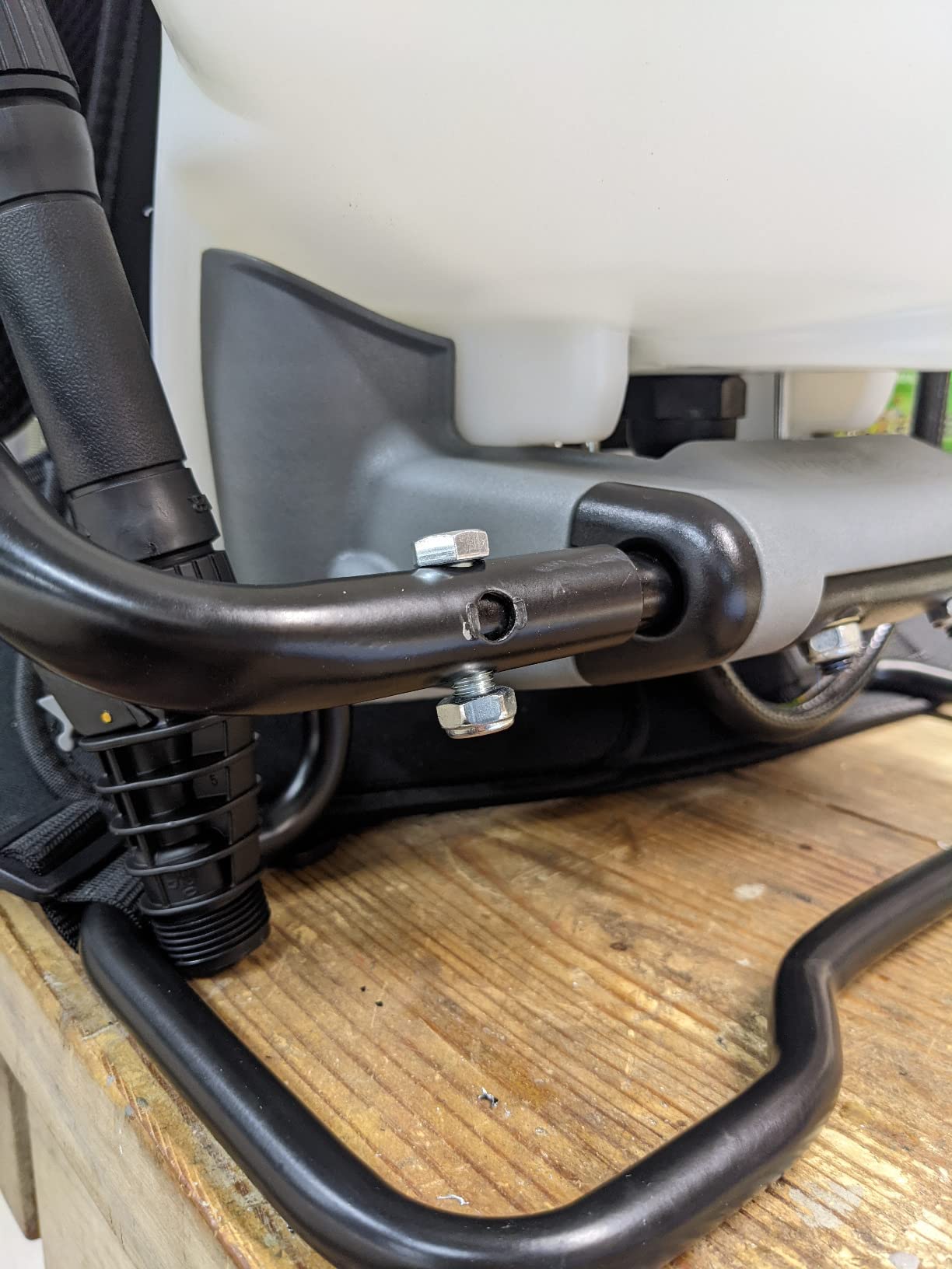 Field King Max 190348 Backpack Sprayer for Professionals Applying Herbicides customer photo 2