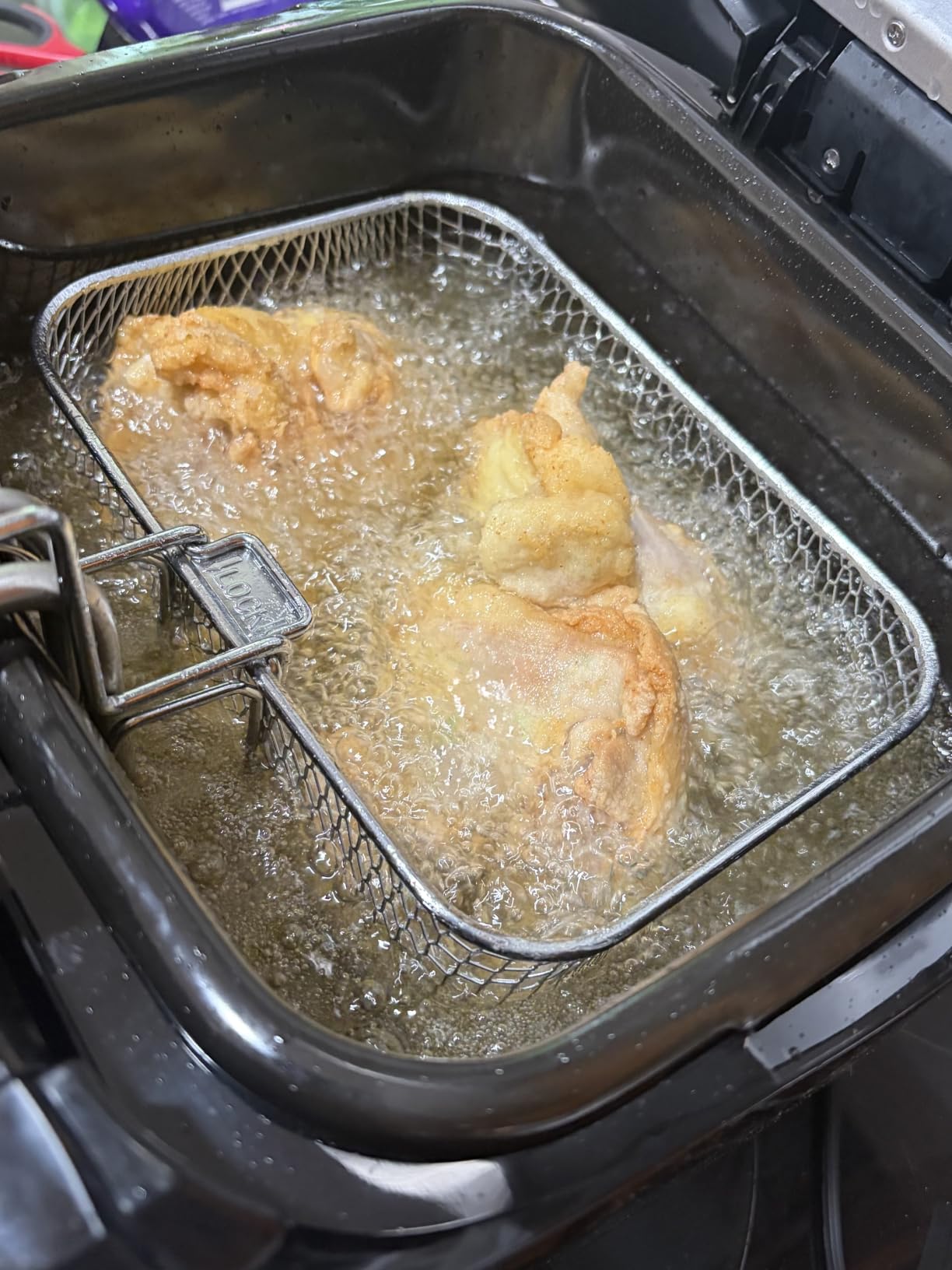 Hamilton Beach Cool Touch Electric Deep Fryer with Basket For Home Use | 2 Liter / 8 Cup Oil Capacity | 1500 Watts | Cool-Touch Sides | Lid With View Window | Adjustable Temperature | Black | 35021 customer photo 2