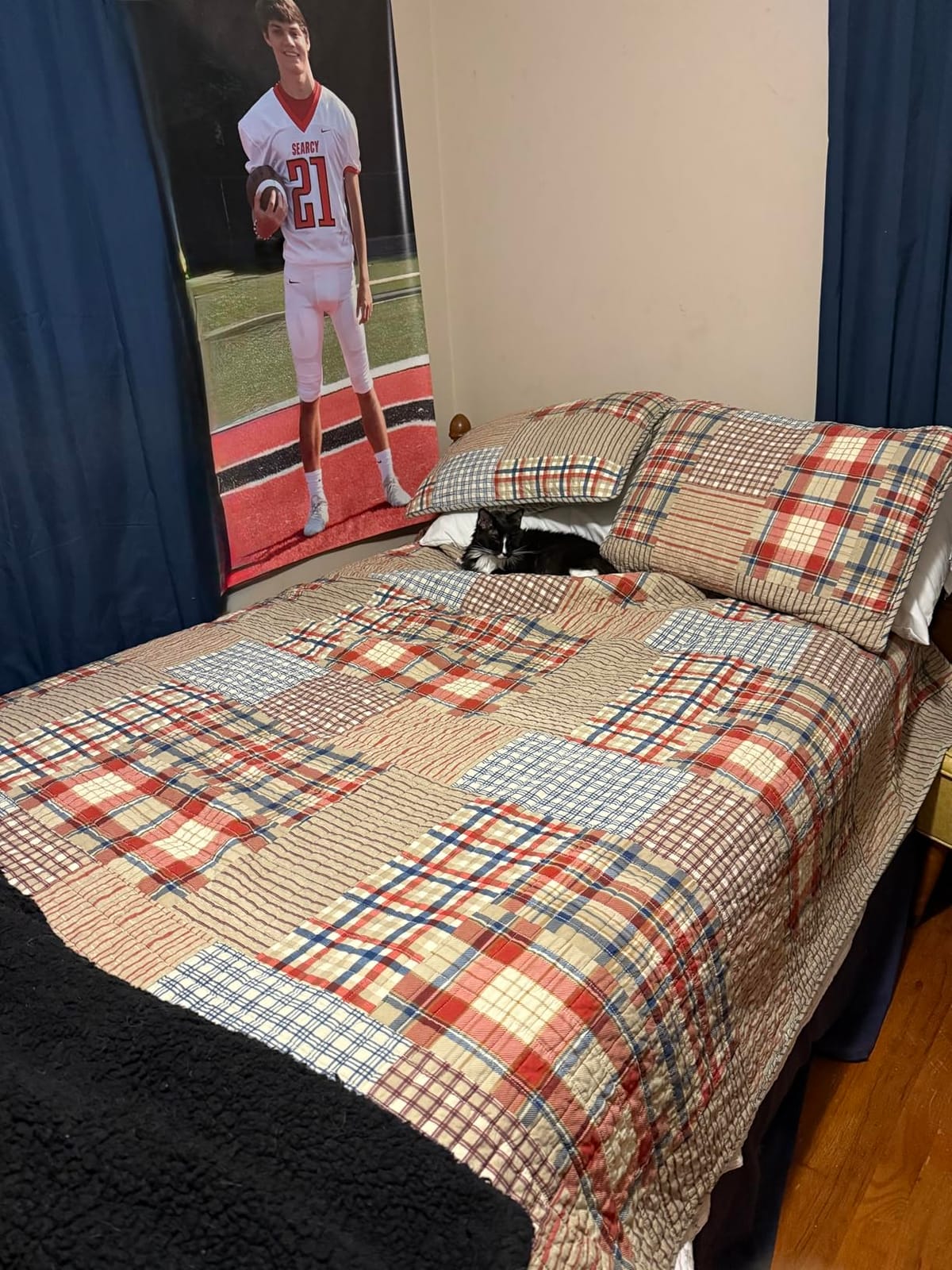 Eddie Bauer - Queen Quilt Set with Shams, Reversible Cotton Bedding, Lightweight All-Season, Dorm Room Essentials, Eastmont Navy customer photo 1