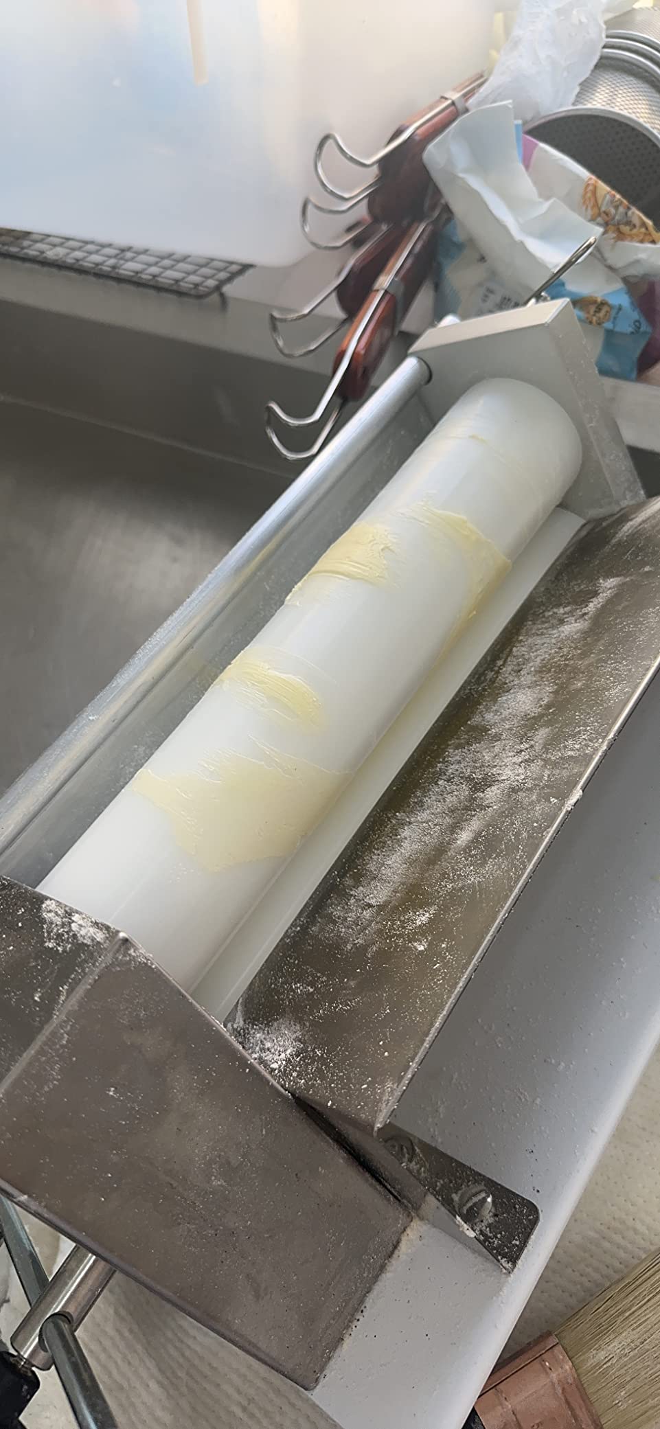 Manual Dough Sheeter Machine - Sfogliafacile Manual Pasta Maker for Icing, Marzipan, Puff Pastry and Salt Bread Shio Pan | Easy Install Dough Sheeter for Home Small or Commercial Kitchens customer photo 2