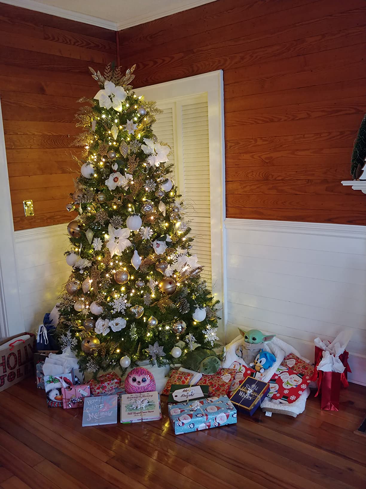 National Tree Company 6ft Unlit Dunhill Fir Artificial Full Christmas Tree | 1,430 Tips, Includes Stand, Green customer photo 1