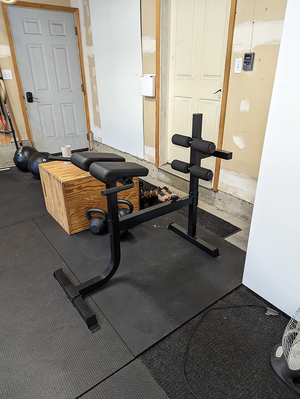 CAP Strength Roman Chair - Adjustable Back Extension Bench for Core & Glute Workouts, Heavy-Duty 300 LB Capacity - Black and Gray Options customer photo 2